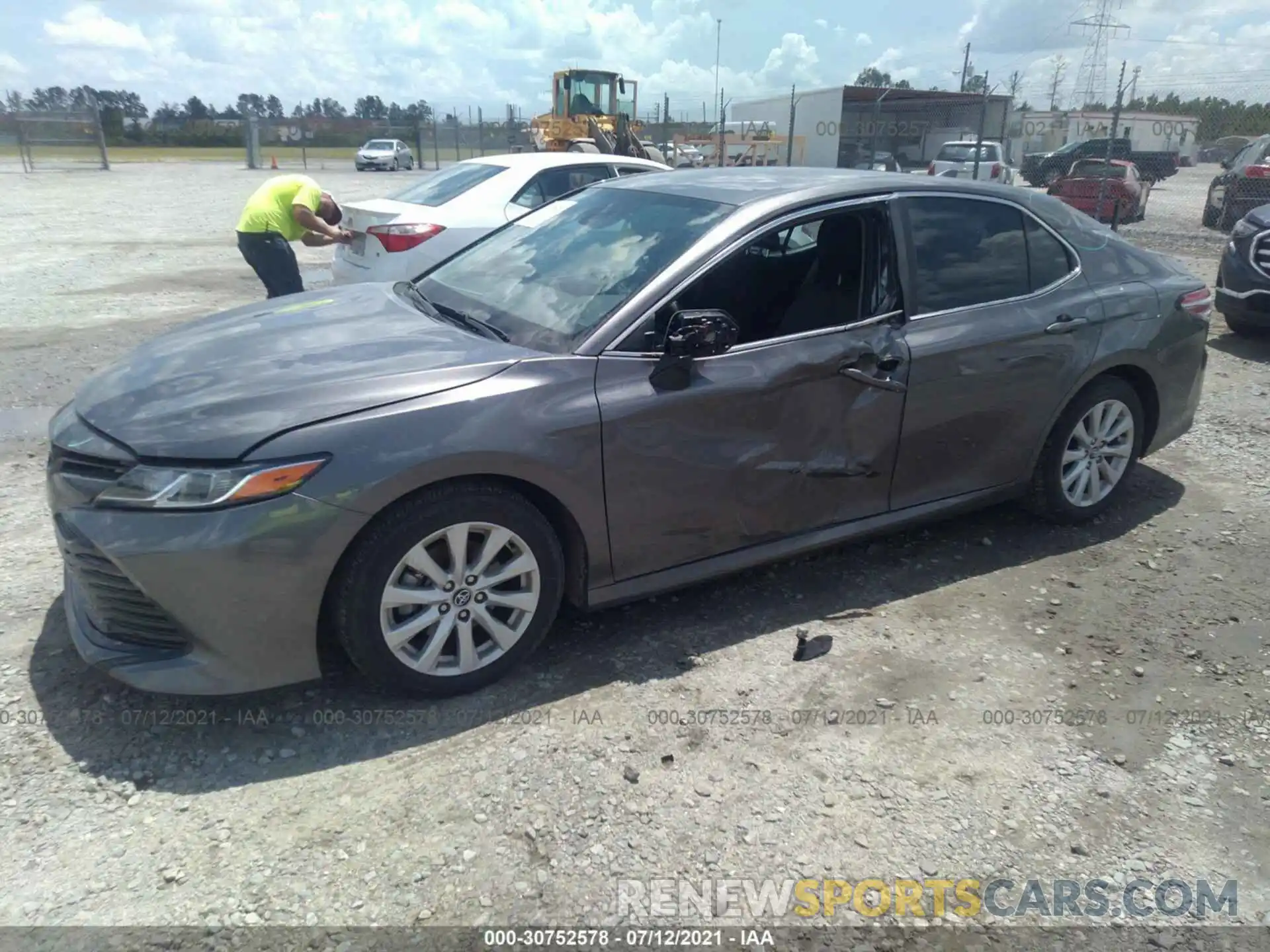 2 Photograph of a damaged car 4T1C11AK3LU866476 TOYOTA CAMRY 2020