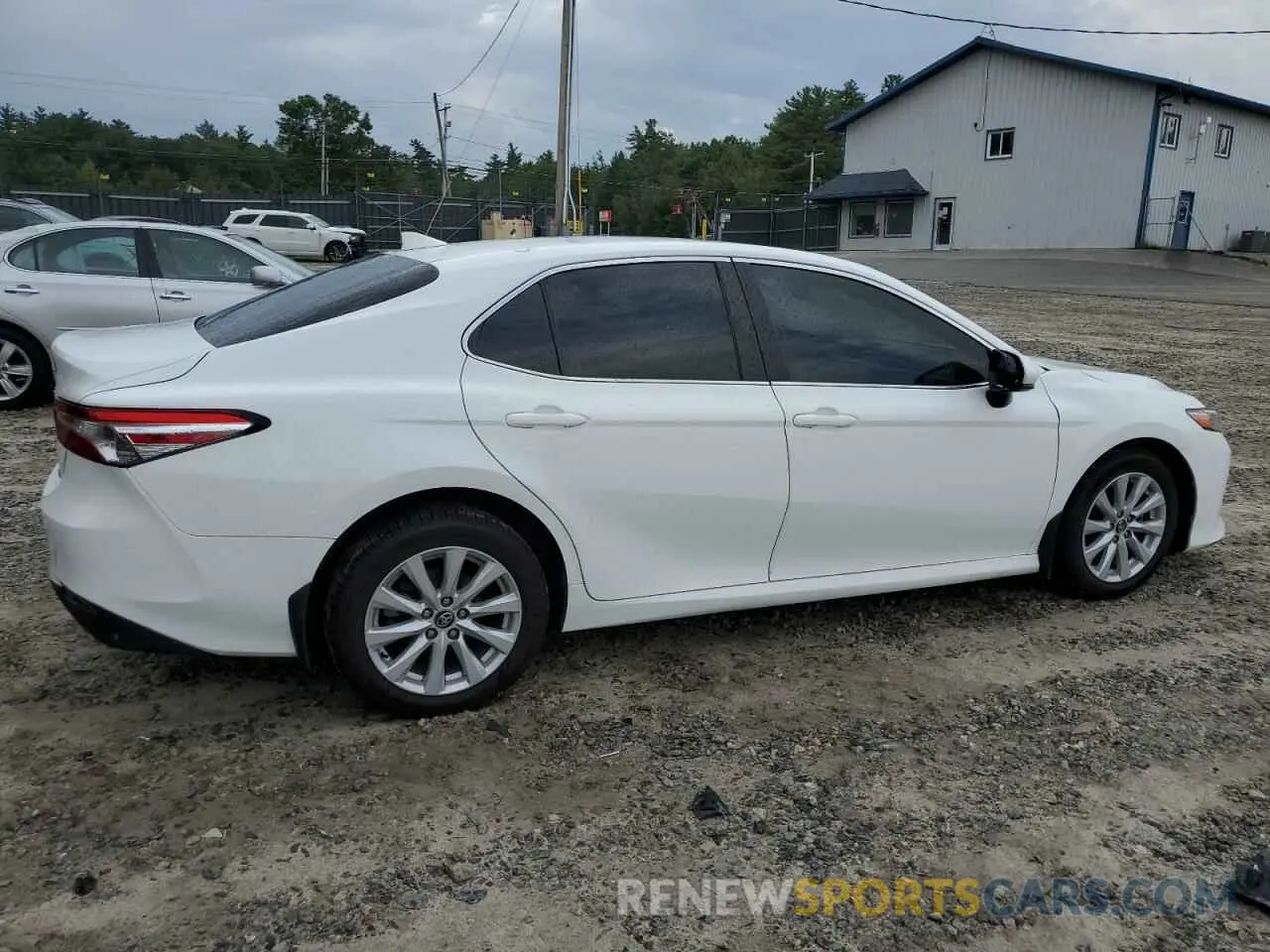 3 Photograph of a damaged car 4T1C11AK3LU869913 TOYOTA CAMRY 2020