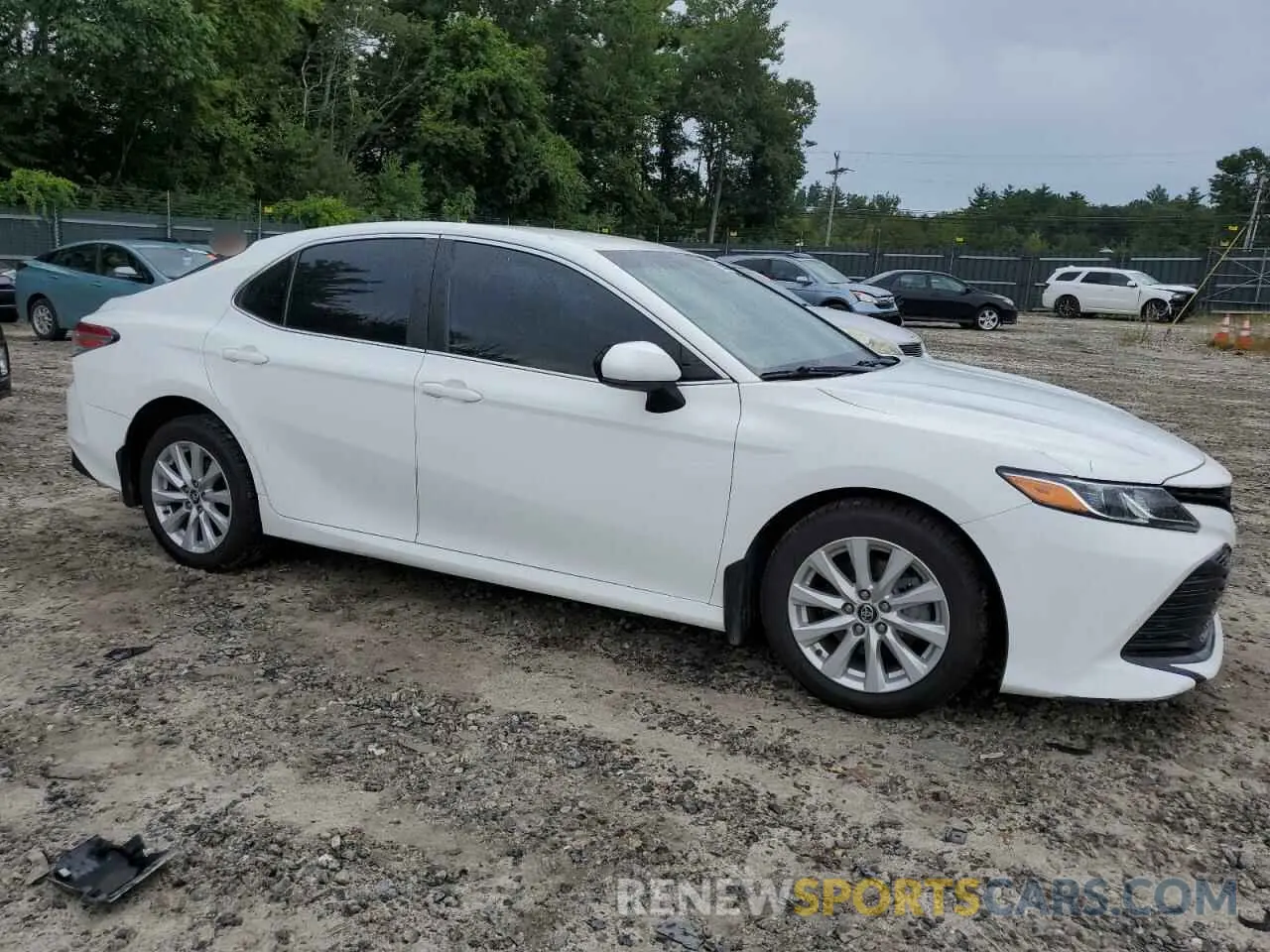 4 Photograph of a damaged car 4T1C11AK3LU869913 TOYOTA CAMRY 2020
