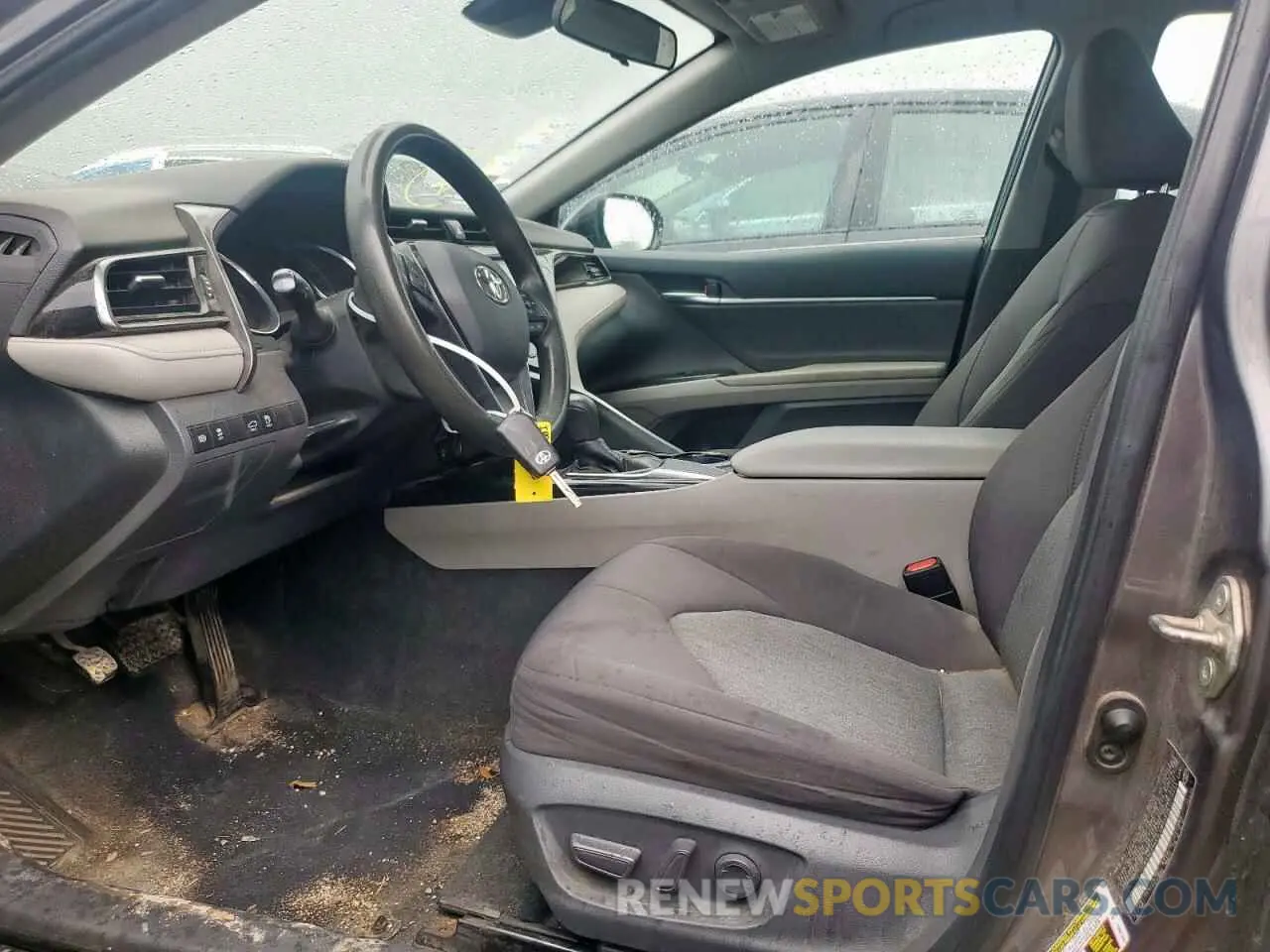 7 Photograph of a damaged car 4T1C11AK3LU872536 TOYOTA CAMRY 2020