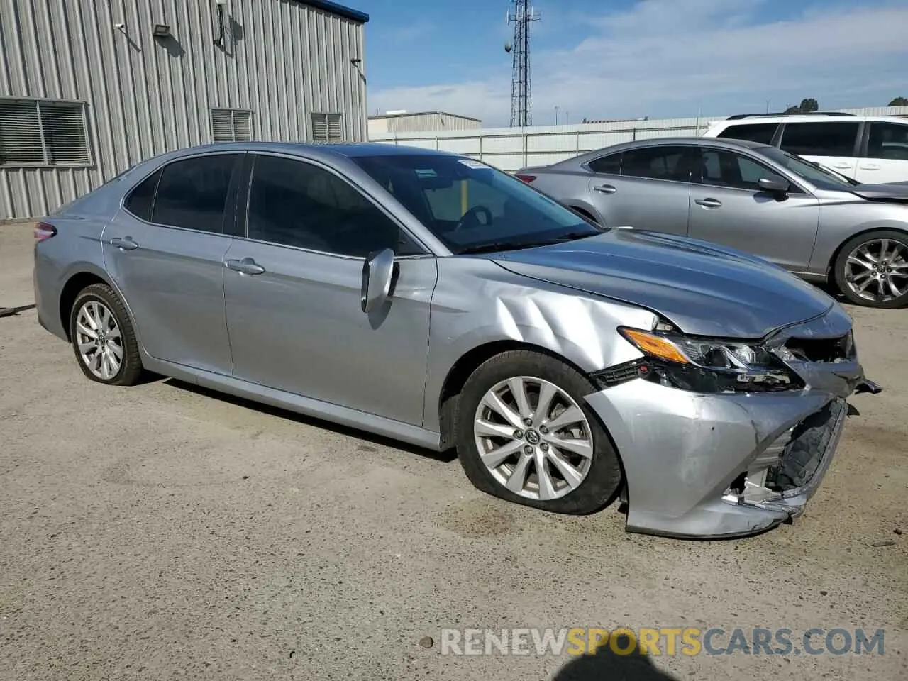 4 Photograph of a damaged car 4T1C11AK3LU888588 TOYOTA CAMRY 2020