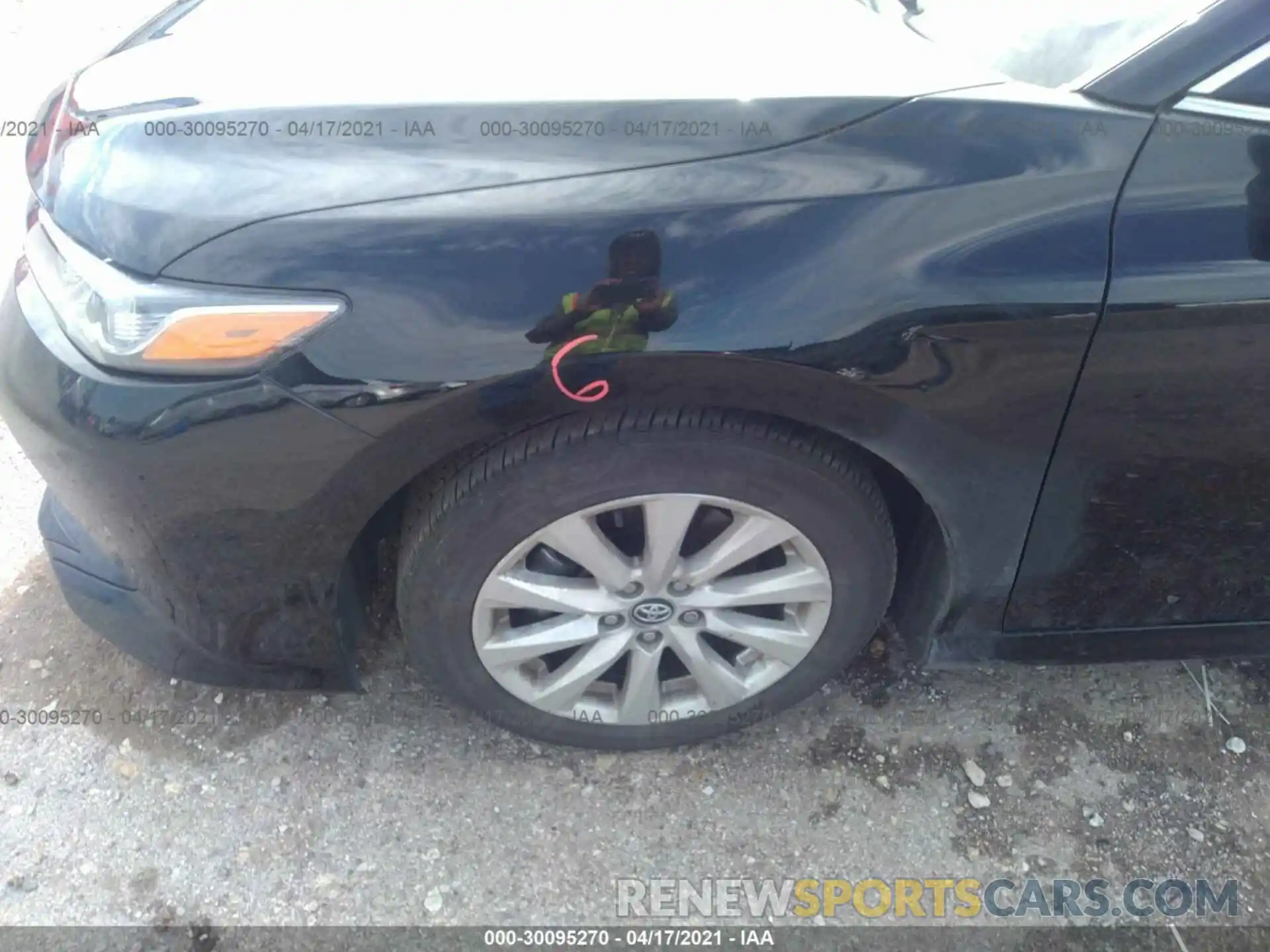 12 Photograph of a damaged car 4T1C11AK3LU892382 TOYOTA CAMRY 2020