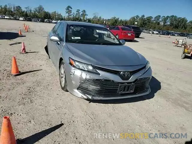 11 Photograph of a damaged car 4T1C11AK3LU895153 TOYOTA CAMRY 2020