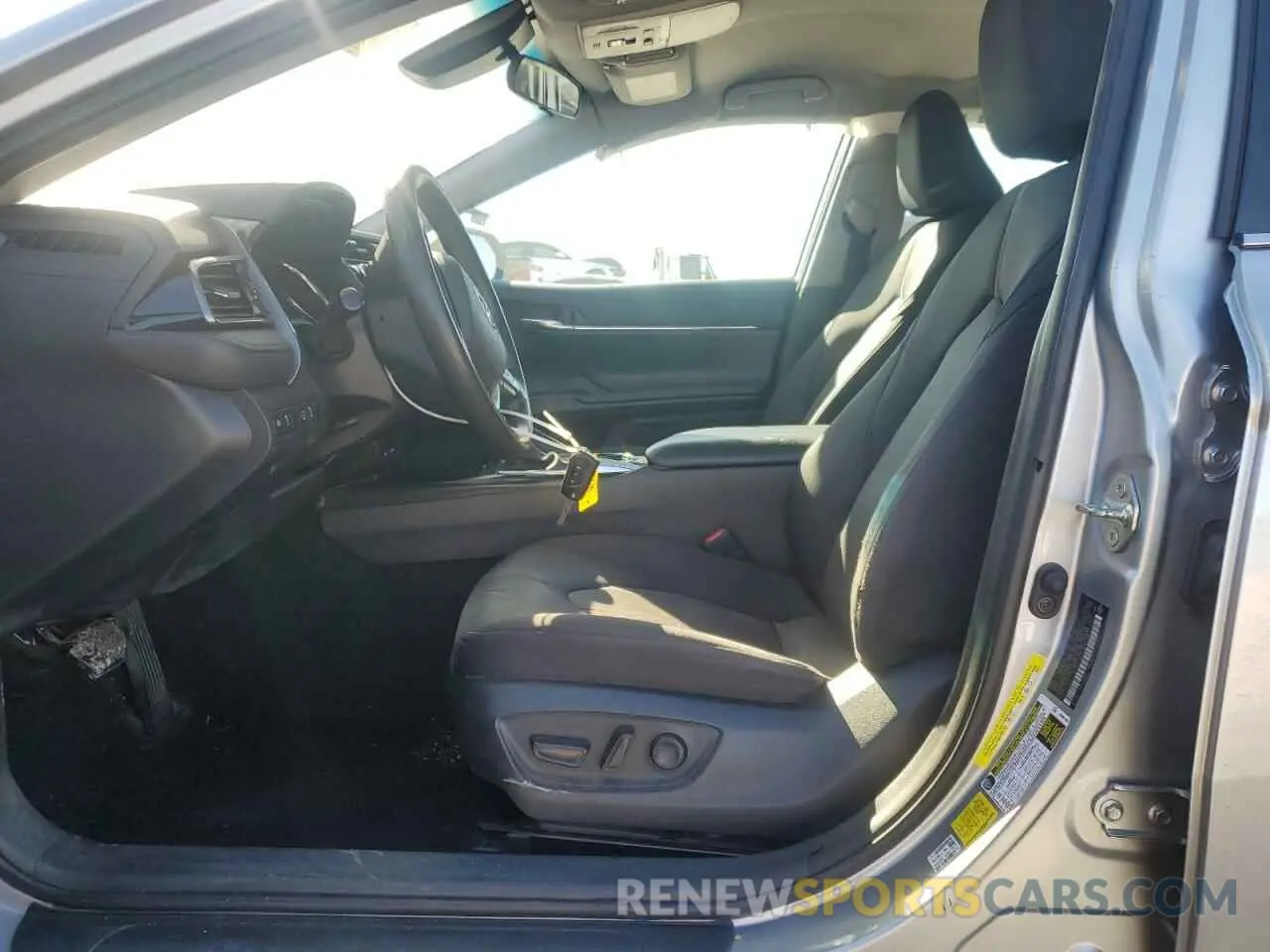 7 Photograph of a damaged car 4T1C11AK3LU895153 TOYOTA CAMRY 2020