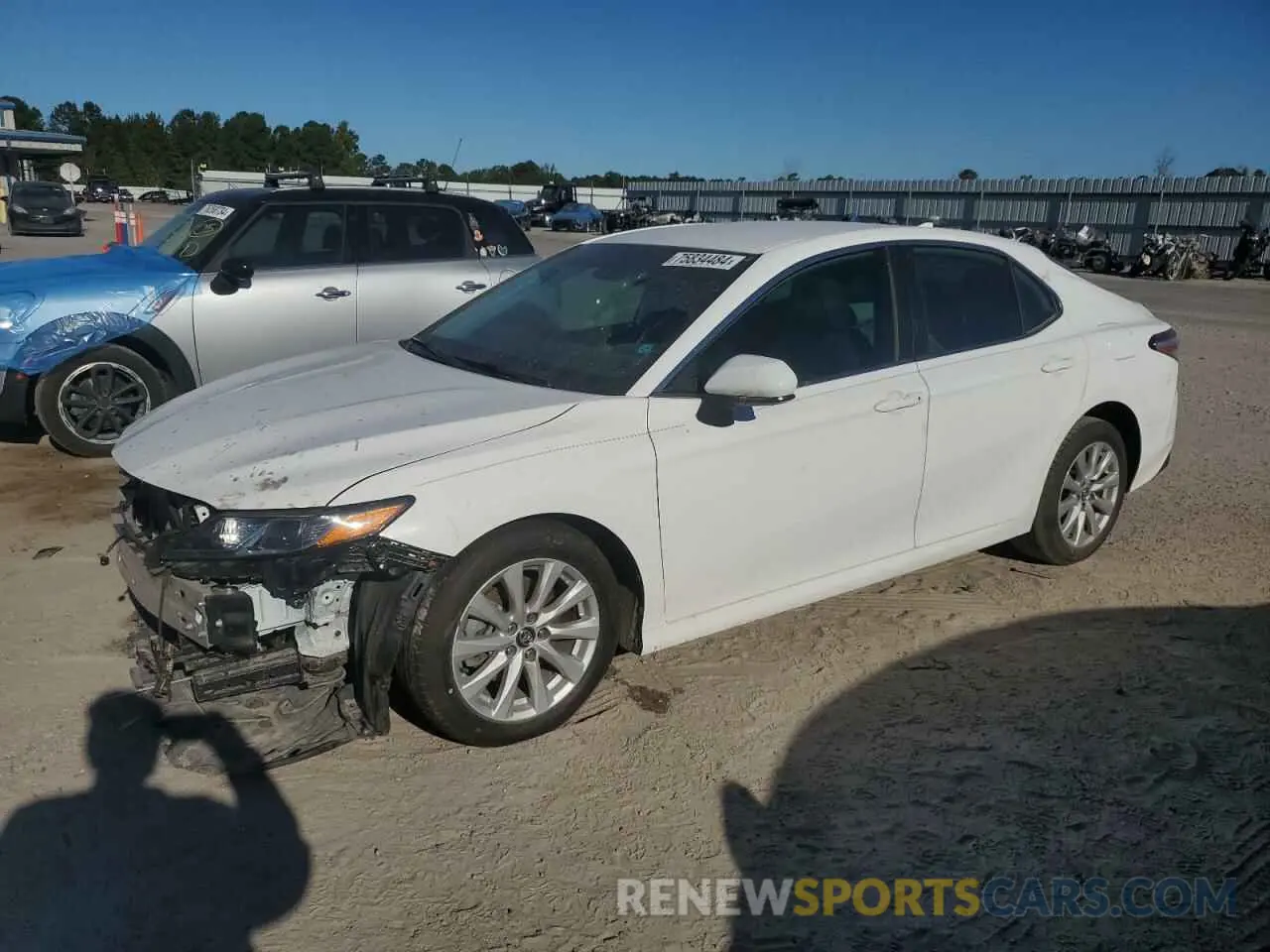 1 Photograph of a damaged car 4T1C11AK3LU901565 TOYOTA CAMRY 2020