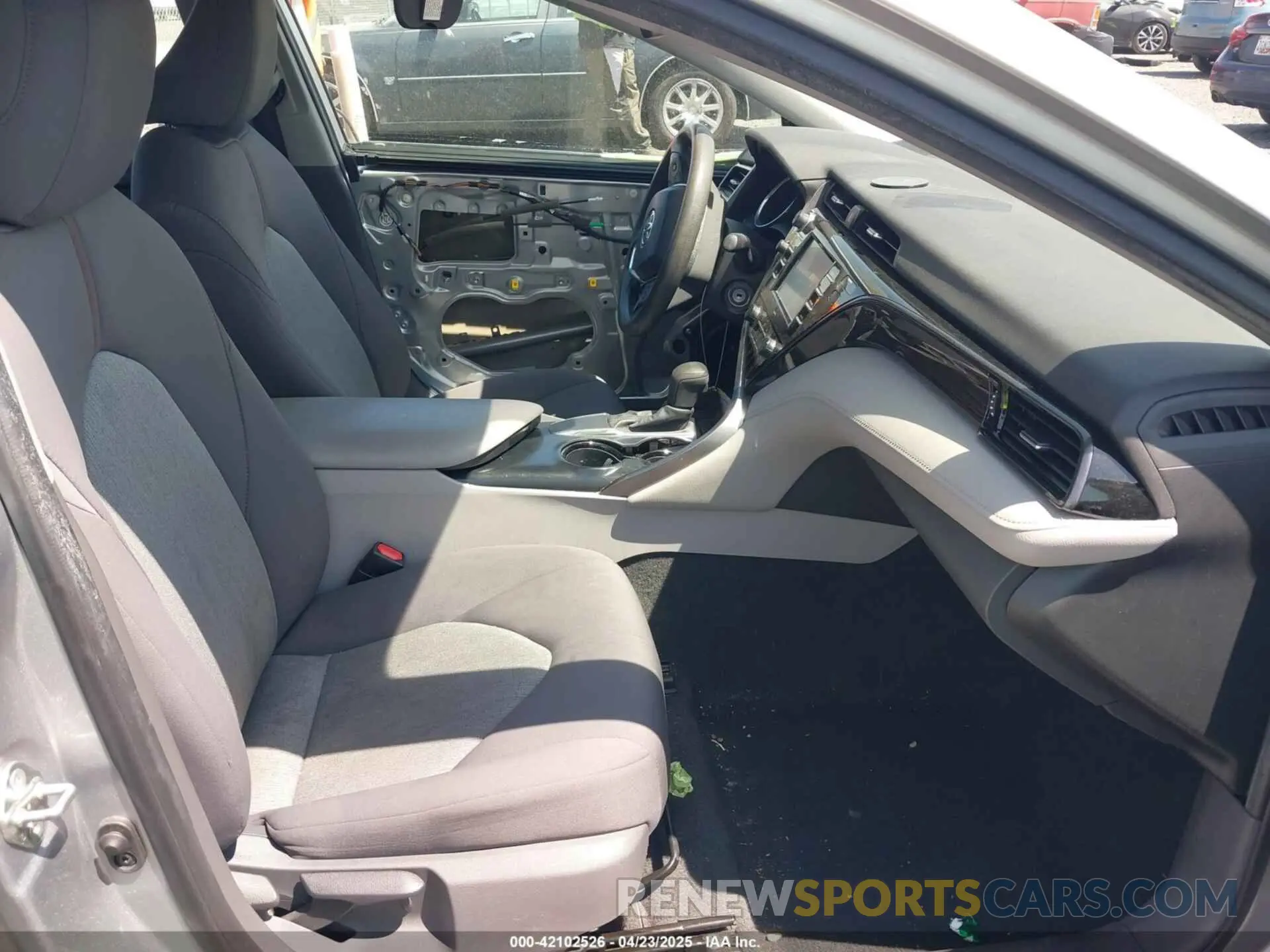 5 Photograph of a damaged car 4T1C11AK3LU906023 TOYOTA CAMRY 2020
