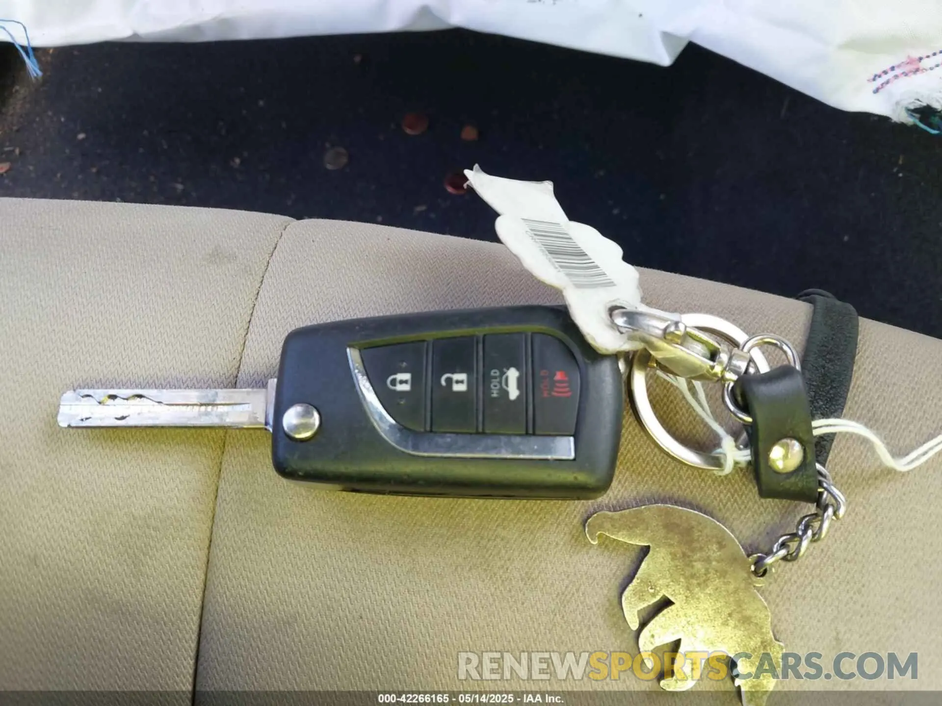 11 Photograph of a damaged car 4T1C11AK3LU912842 TOYOTA CAMRY 2020