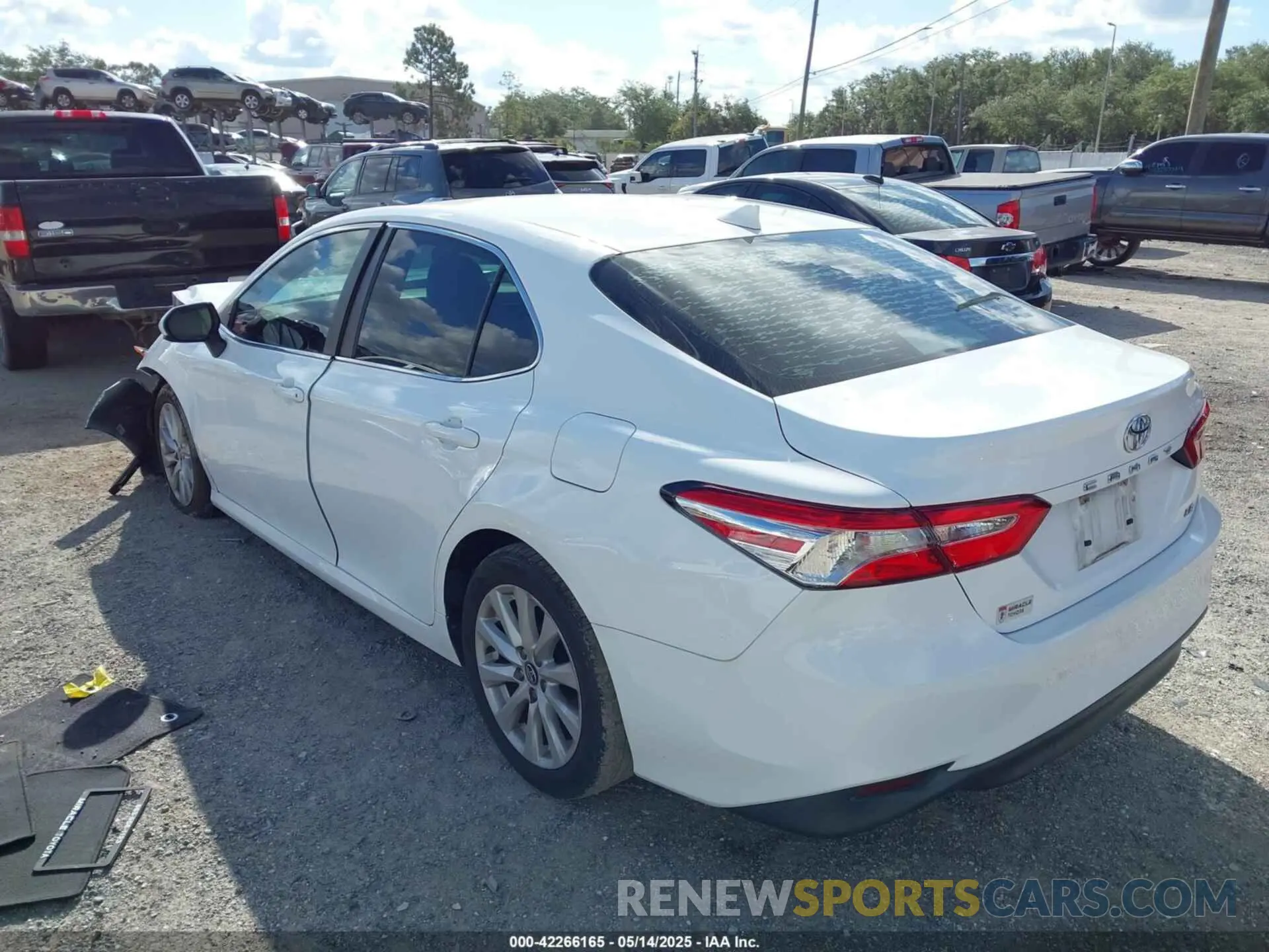 3 Photograph of a damaged car 4T1C11AK3LU912842 TOYOTA CAMRY 2020