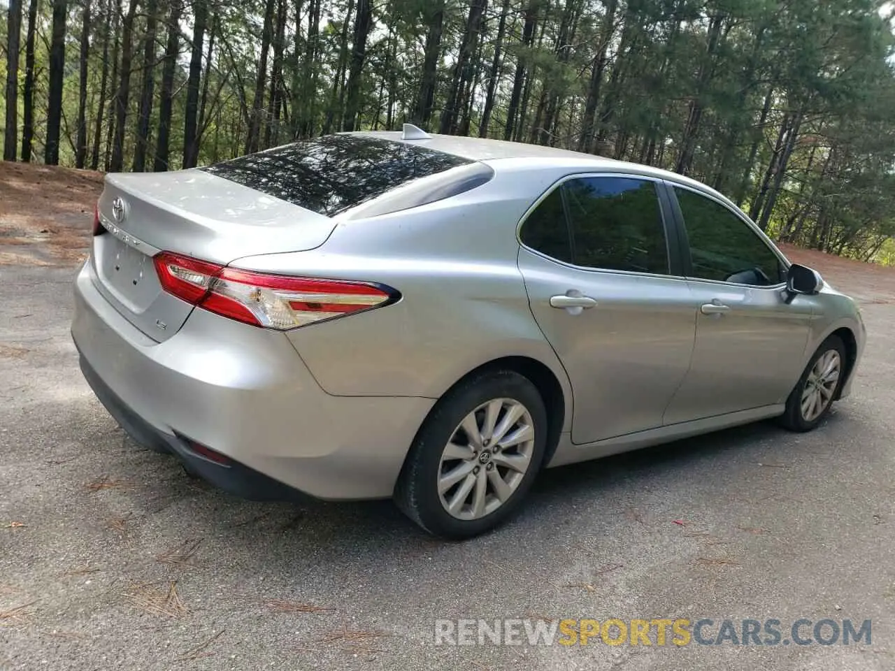 3 Photograph of a damaged car 4T1C11AK3LU925185 TOYOTA CAMRY 2020