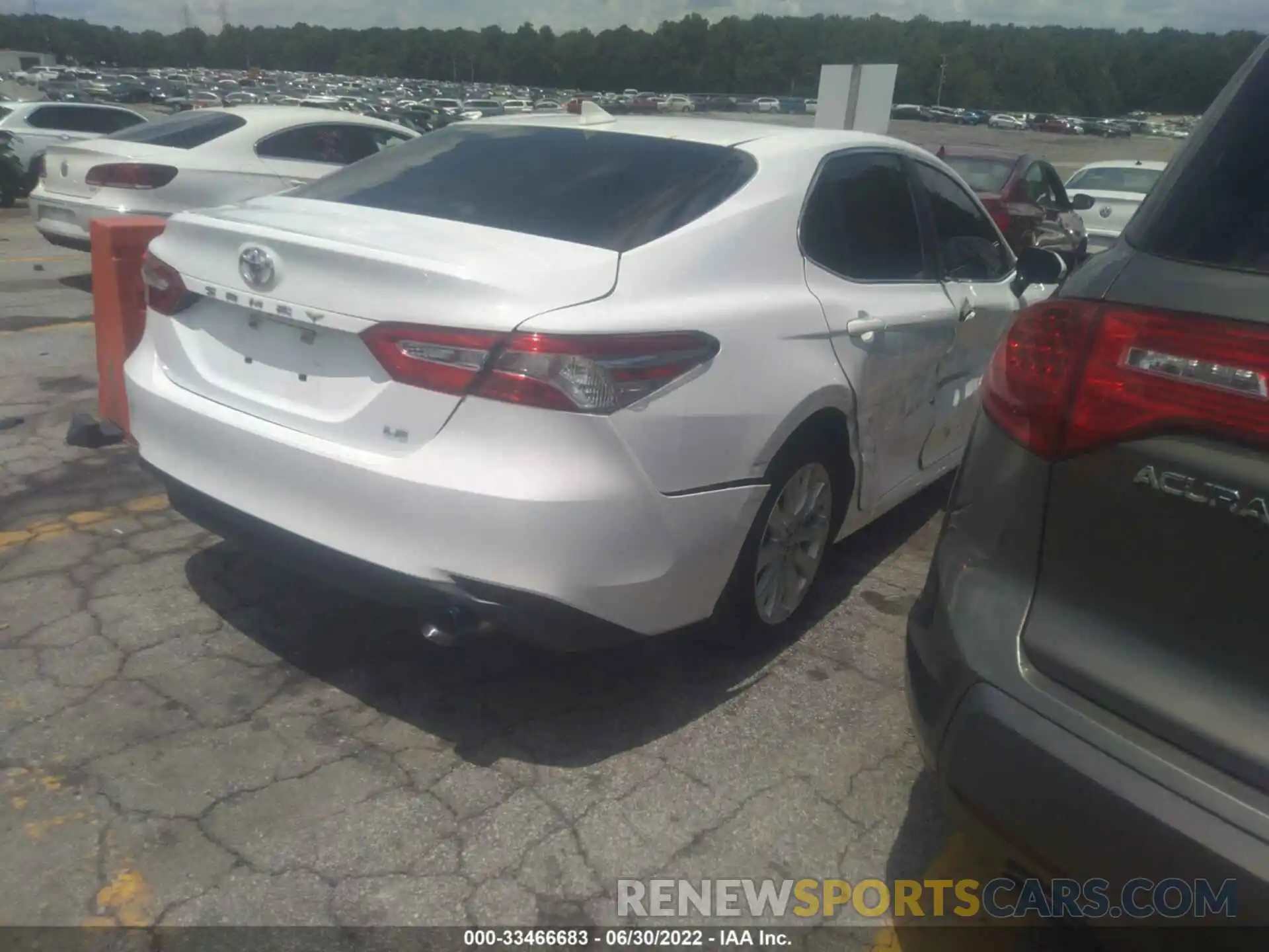 4 Photograph of a damaged car 4T1C11AK3LU927275 TOYOTA CAMRY 2020