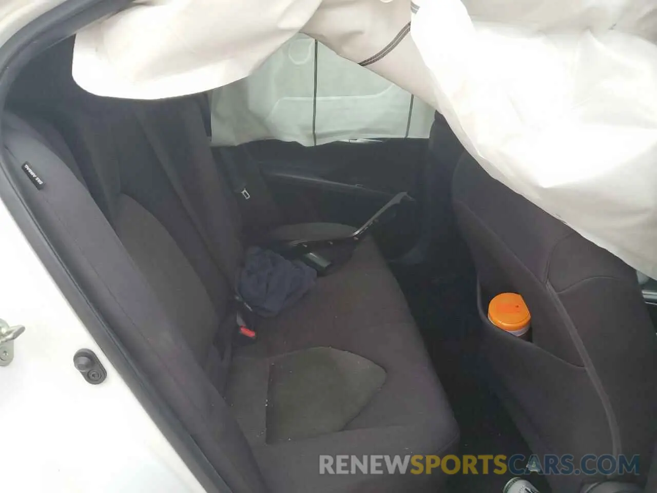 10 Photograph of a damaged car 4T1C11AK3LU929043 TOYOTA CAMRY 2020