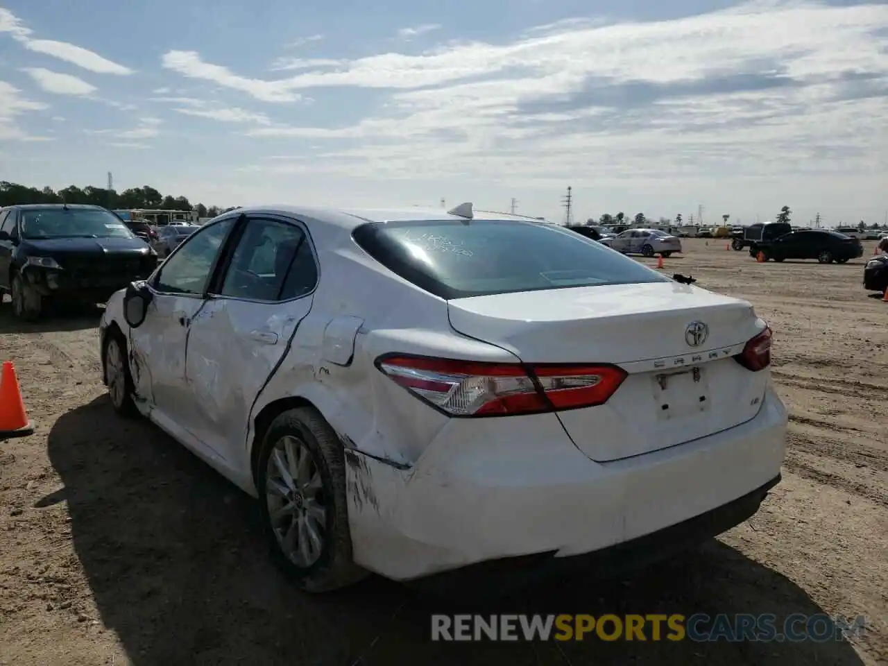 3 Photograph of a damaged car 4T1C11AK3LU929253 TOYOTA CAMRY 2020