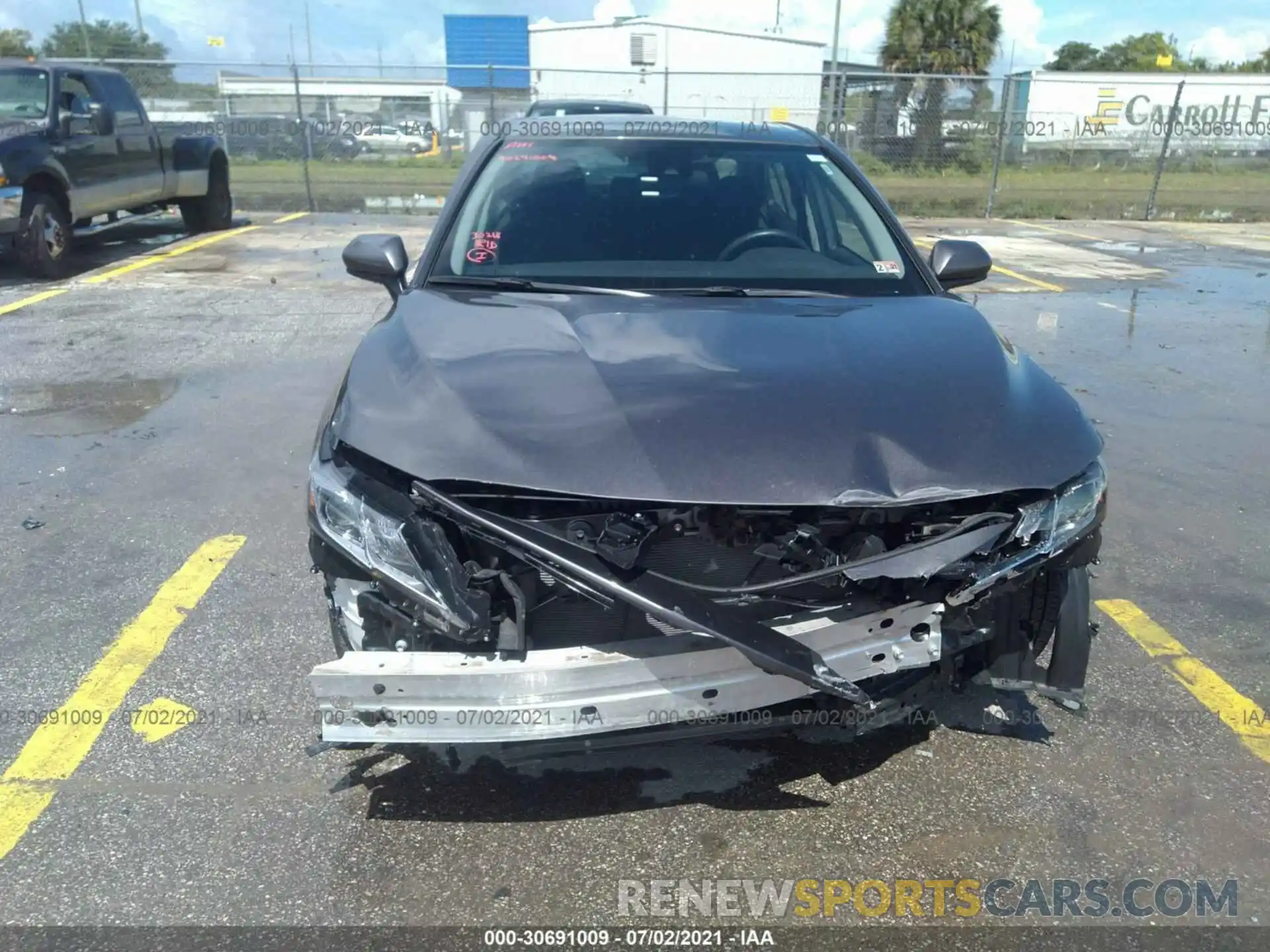 6 Photograph of a damaged car 4T1C11AK3LU931021 TOYOTA CAMRY 2020