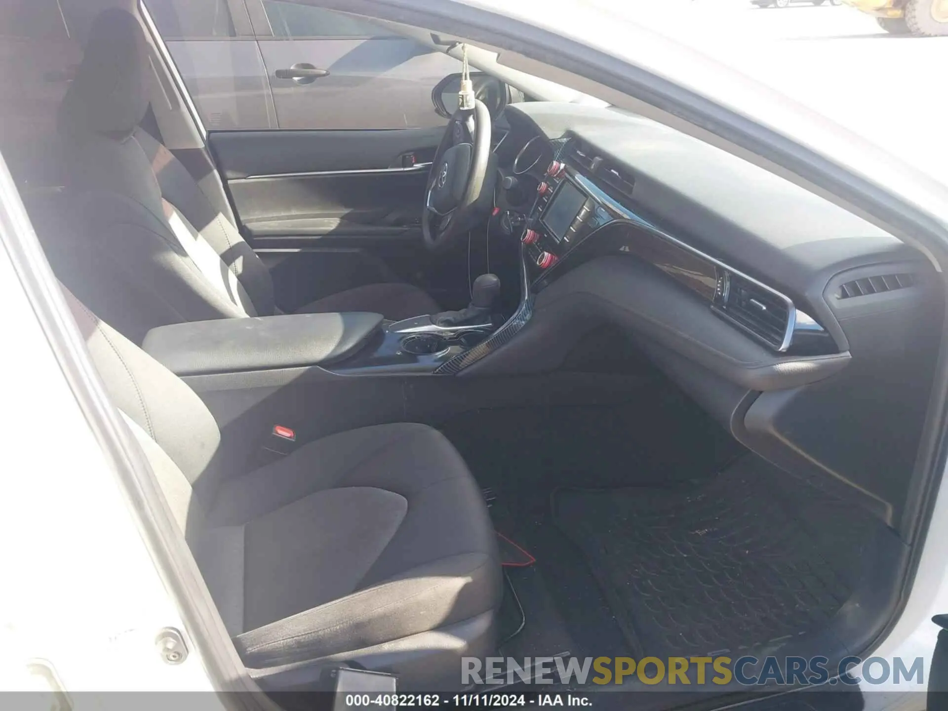 5 Photograph of a damaged car 4T1C11AK3LU940849 TOYOTA CAMRY 2020