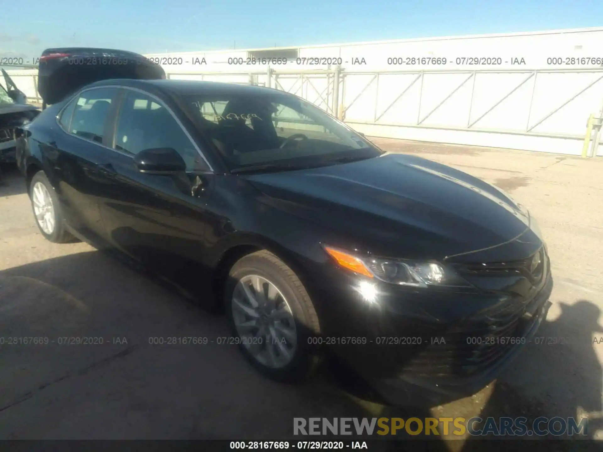 1 Photograph of a damaged car 4T1C11AK3LU941029 TOYOTA CAMRY 2020