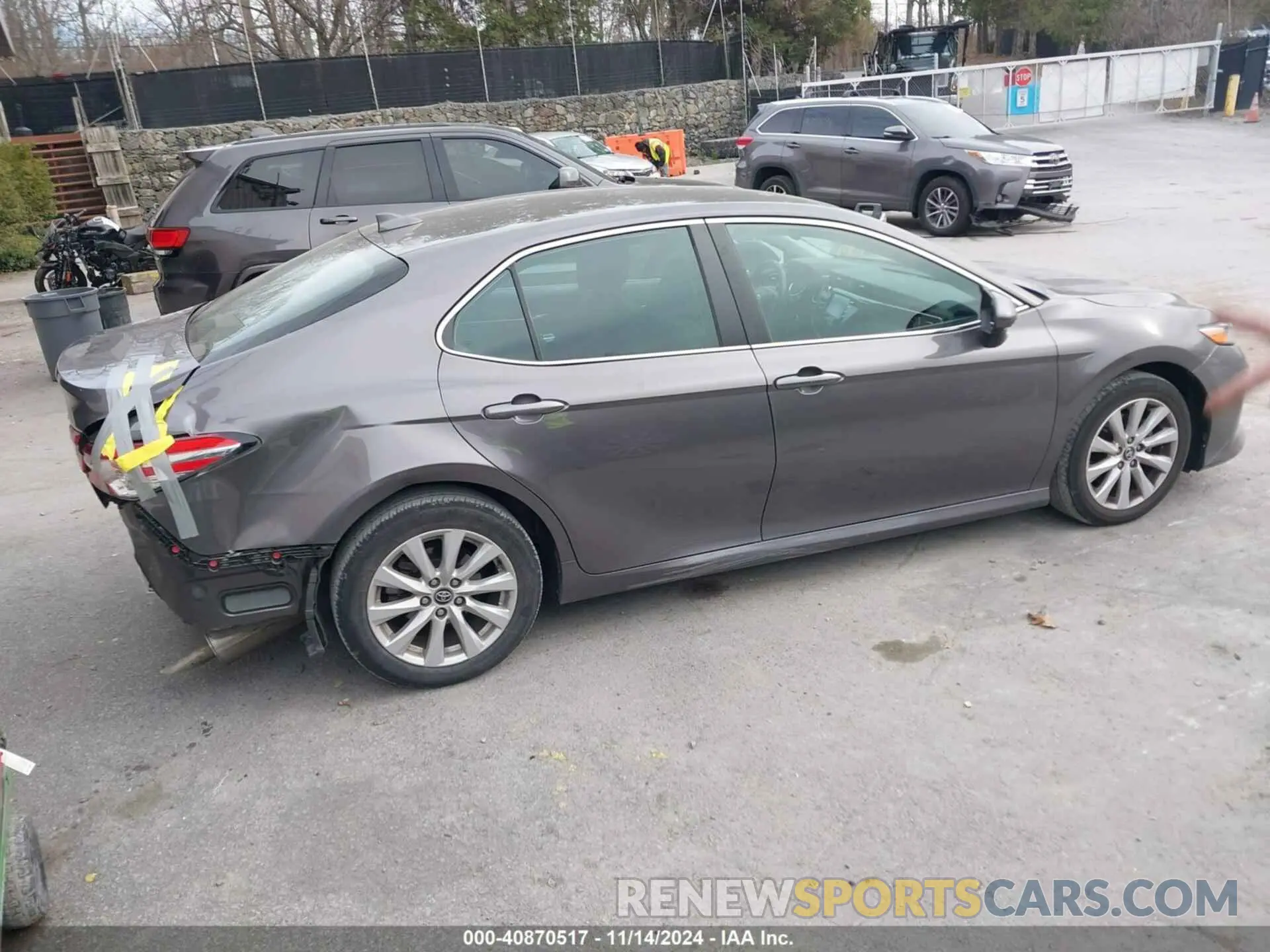 4 Photograph of a damaged car 4T1C11AK3LU943928 TOYOTA CAMRY 2020