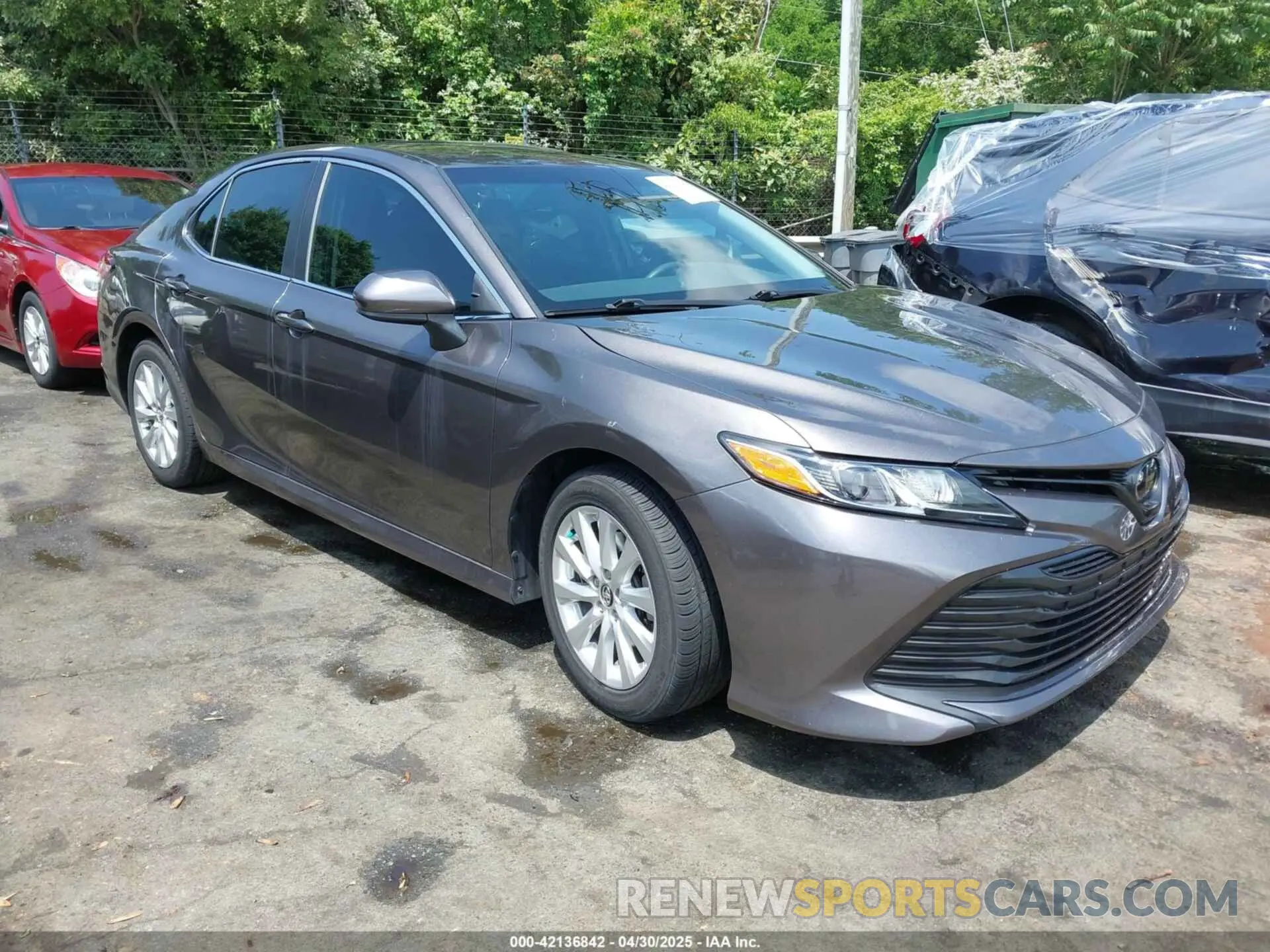 1 Photograph of a damaged car 4T1C11AK3LU945307 TOYOTA CAMRY 2020