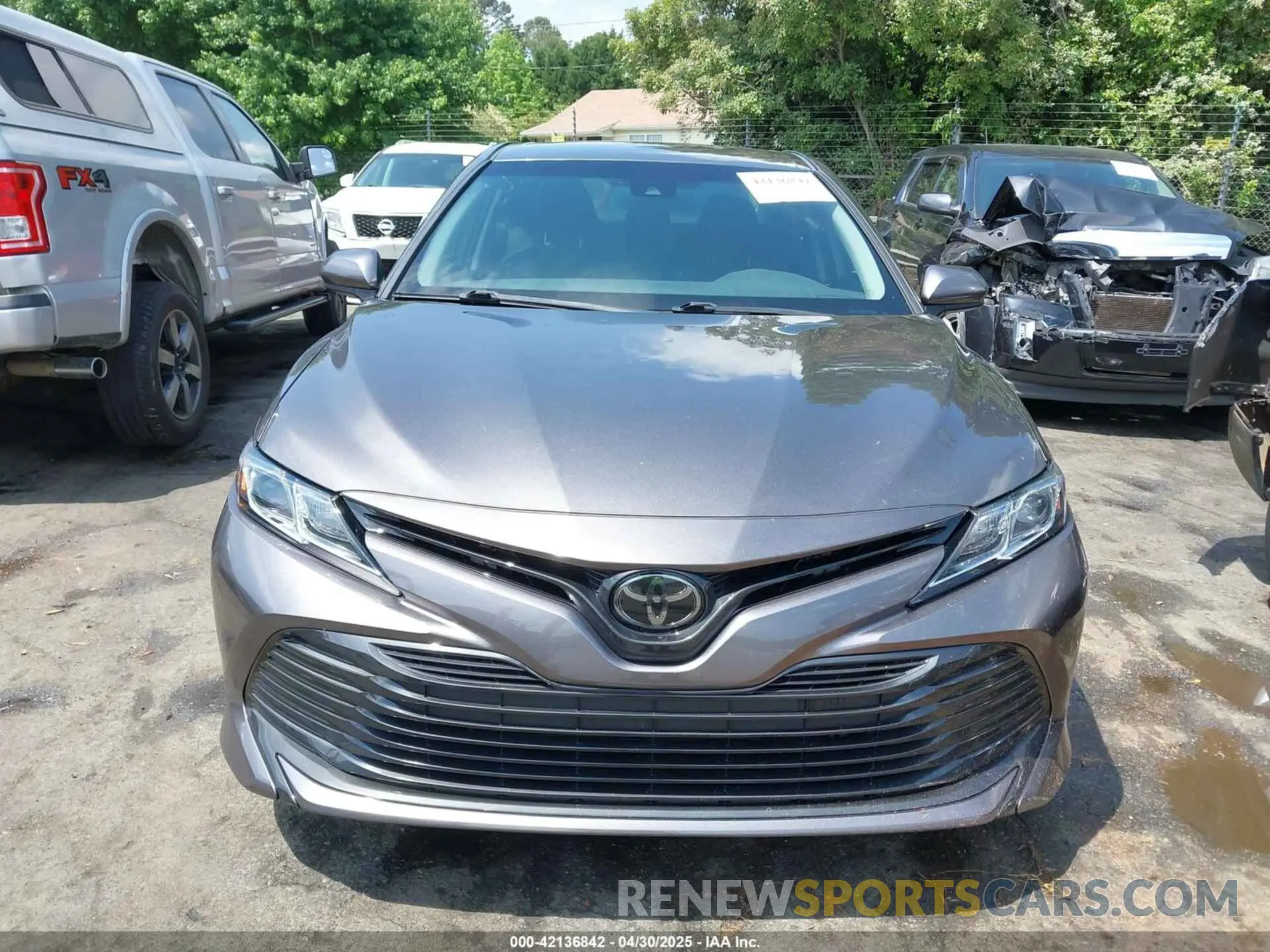 12 Photograph of a damaged car 4T1C11AK3LU945307 TOYOTA CAMRY 2020