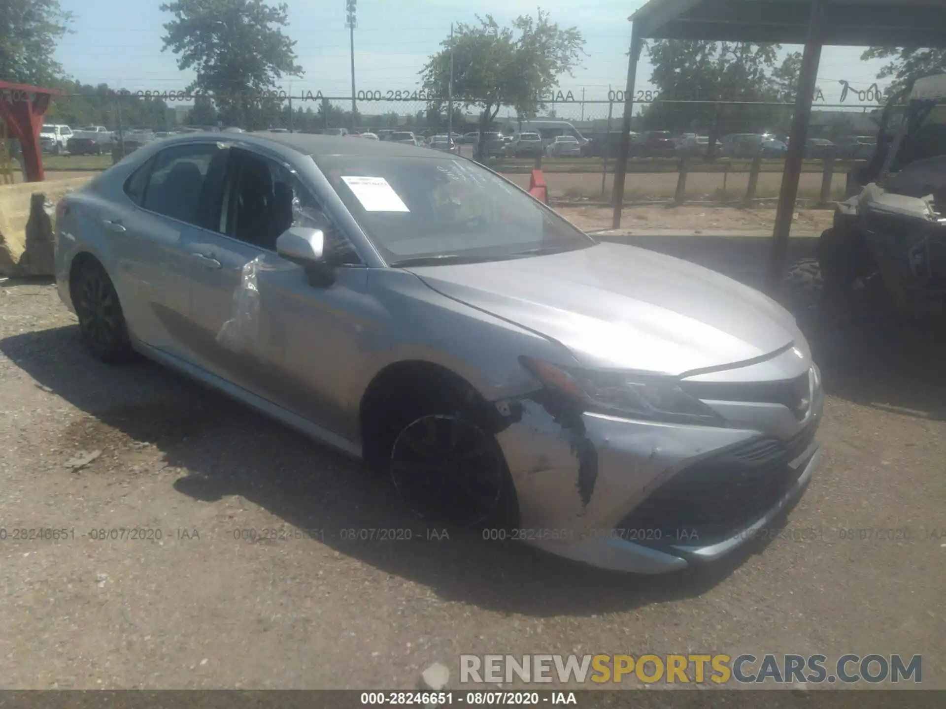 1 Photograph of a damaged car 4T1C11AK3LU945565 TOYOTA CAMRY 2020