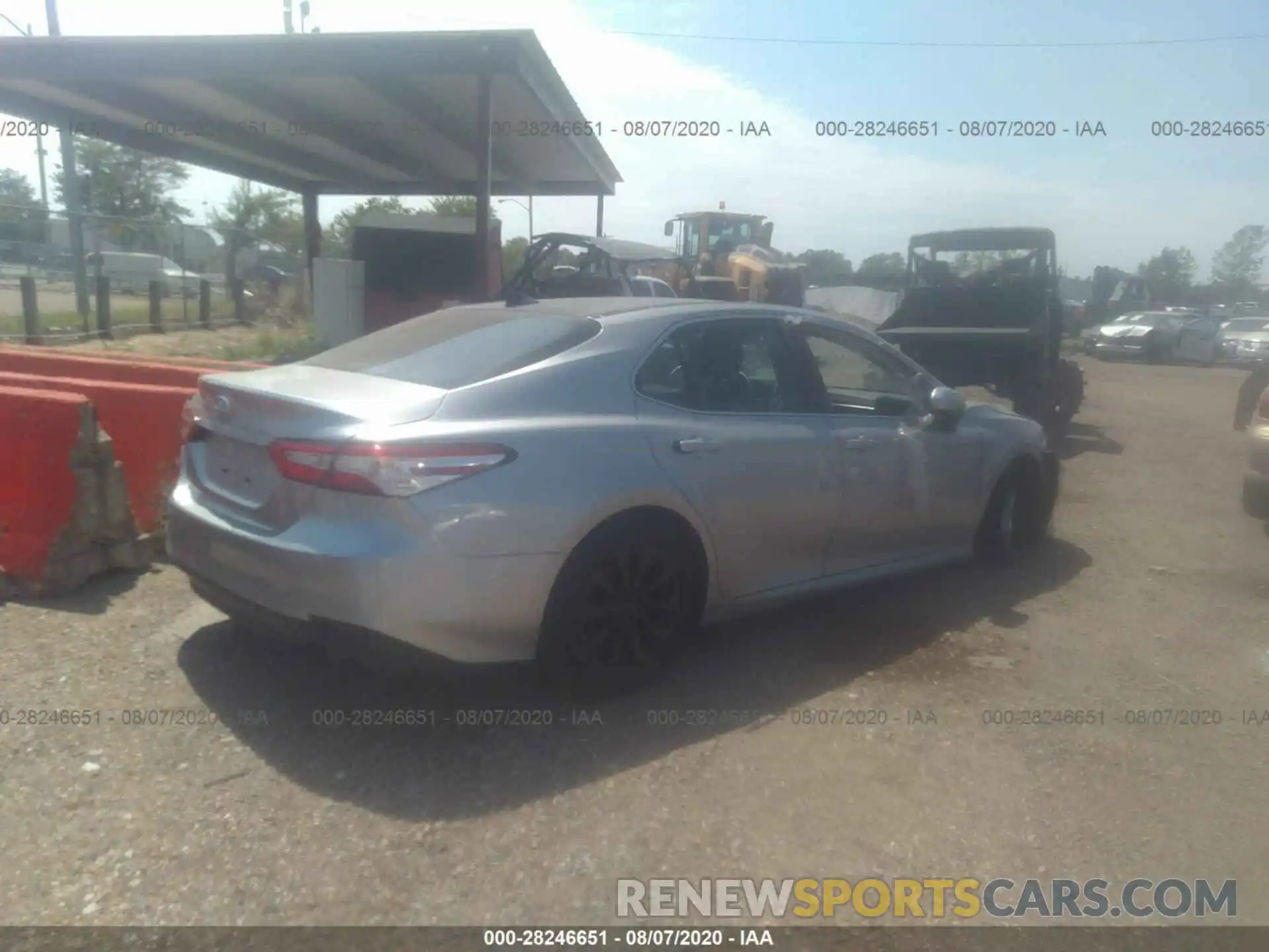 4 Photograph of a damaged car 4T1C11AK3LU945565 TOYOTA CAMRY 2020