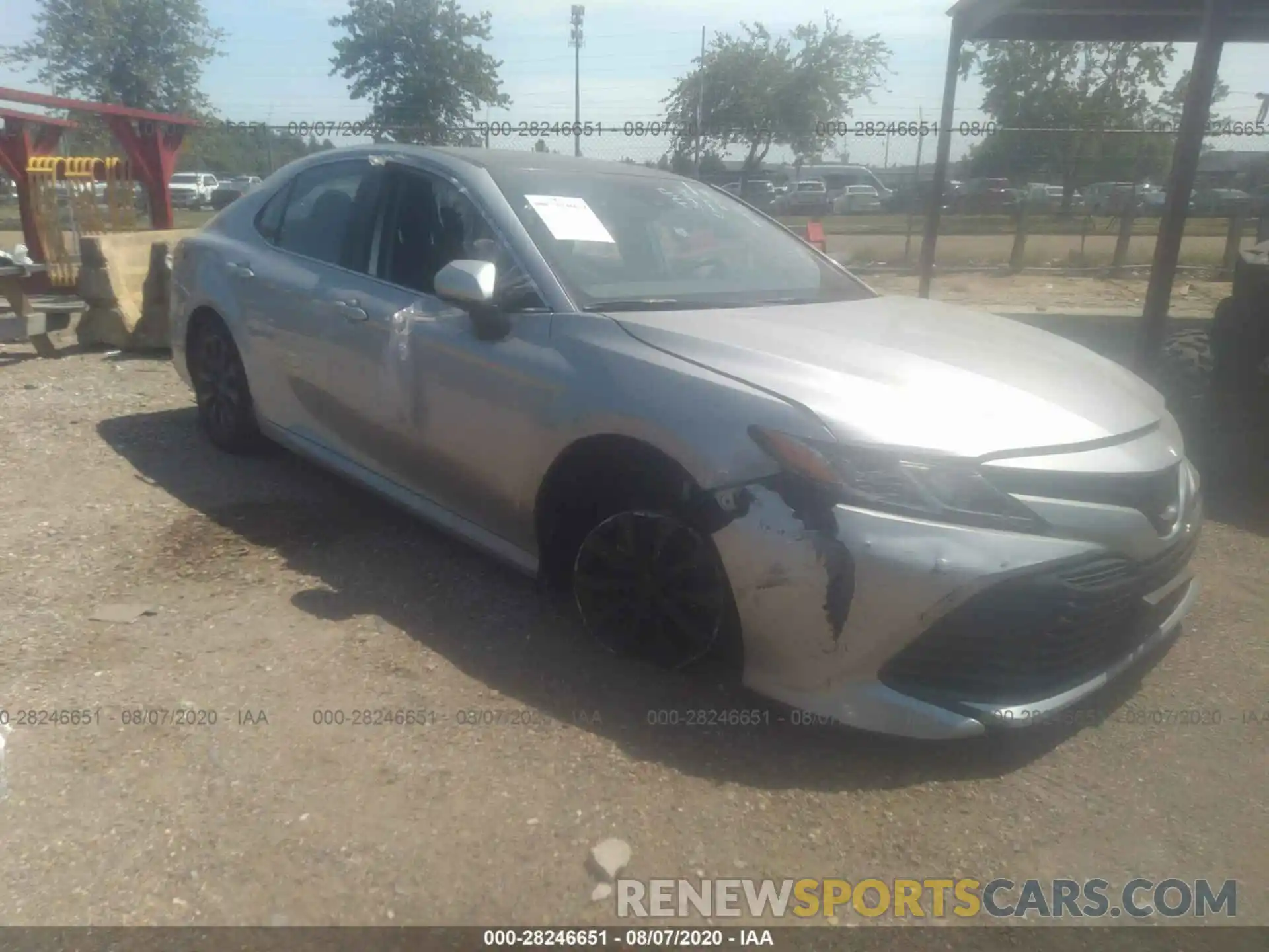 6 Photograph of a damaged car 4T1C11AK3LU945565 TOYOTA CAMRY 2020