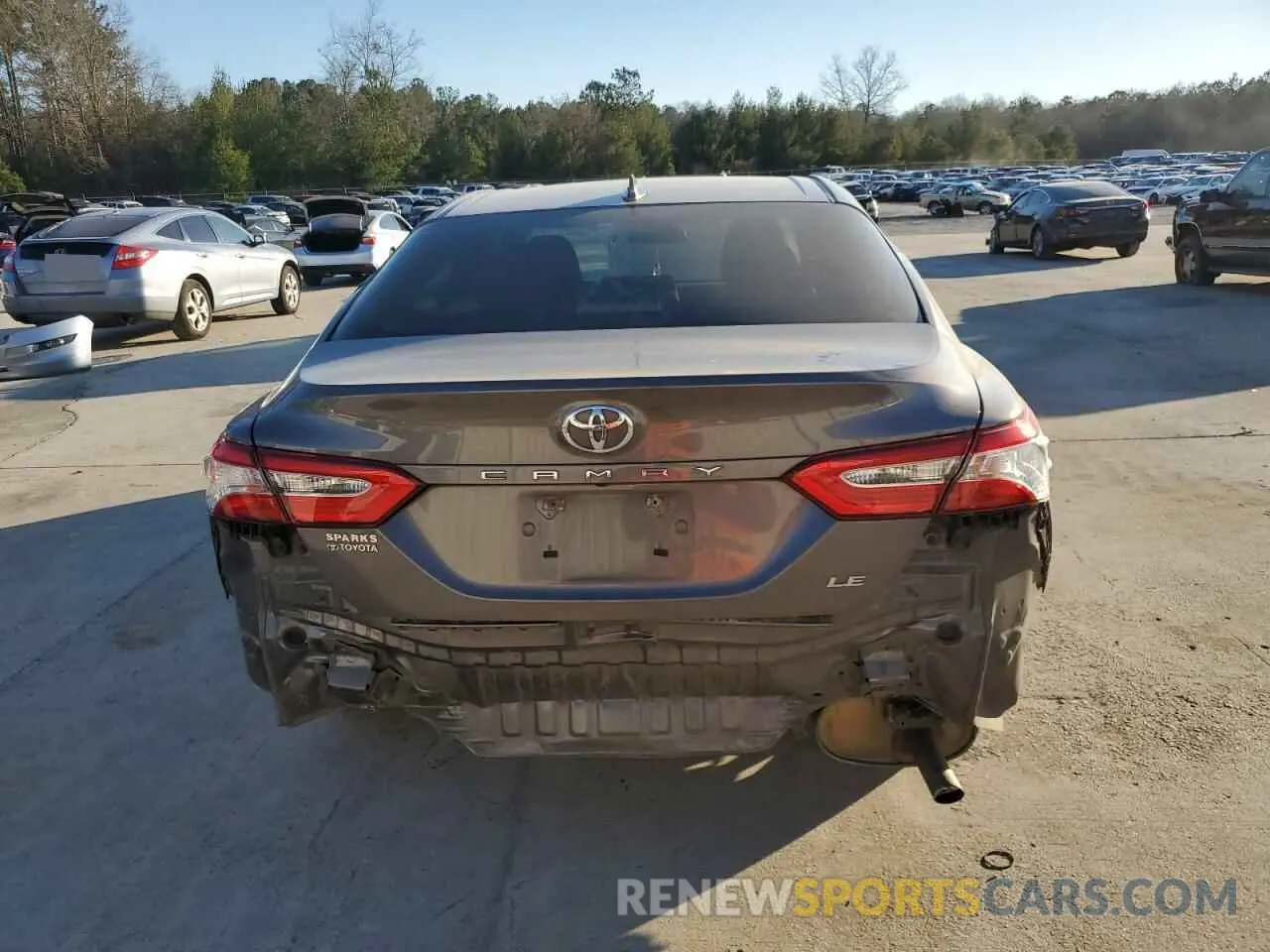 6 Photograph of a damaged car 4T1C11AK3LU945792 TOYOTA CAMRY 2020