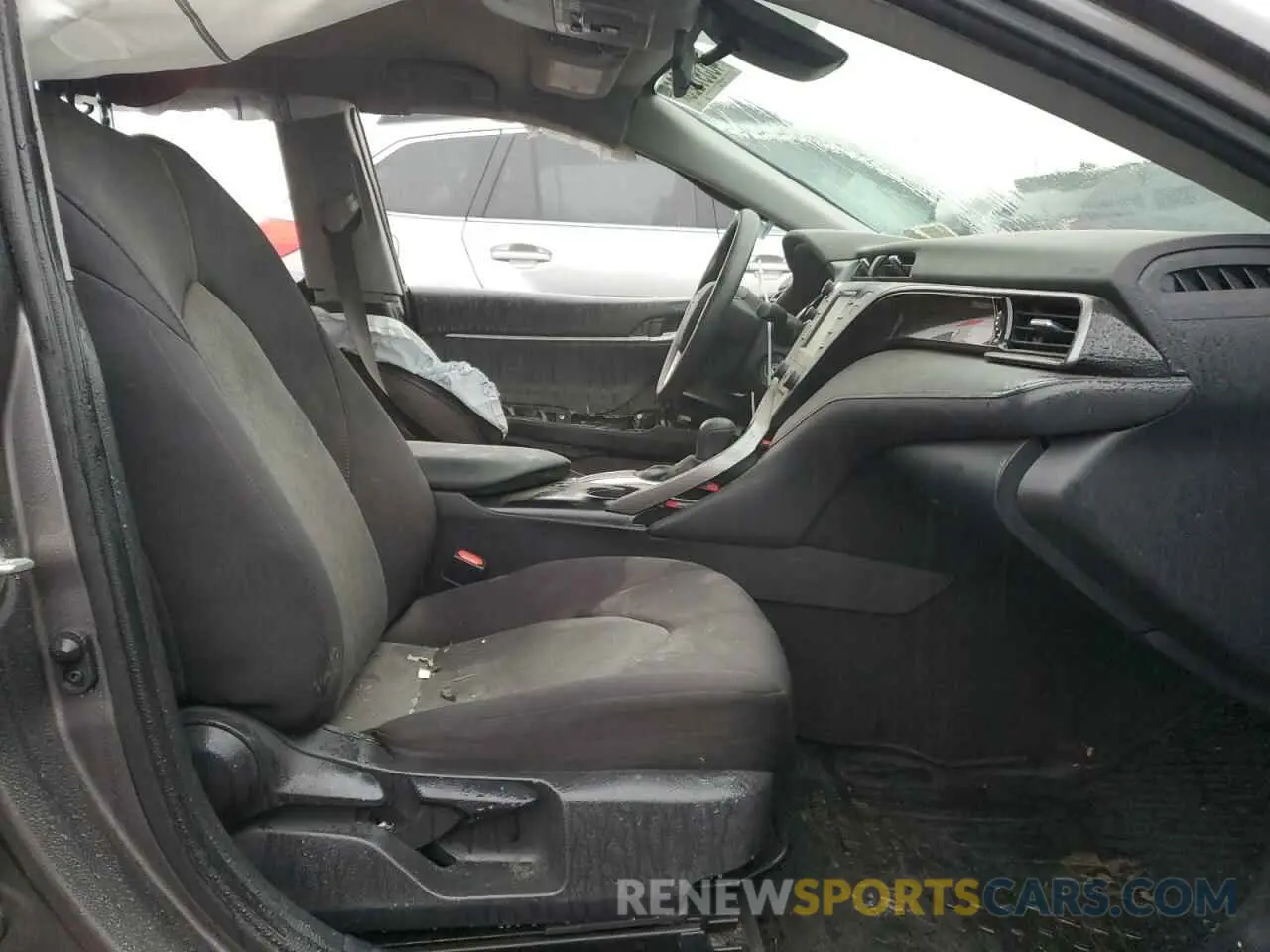 7 Photograph of a damaged car 4T1C11AK3LU984849 TOYOTA CAMRY 2020