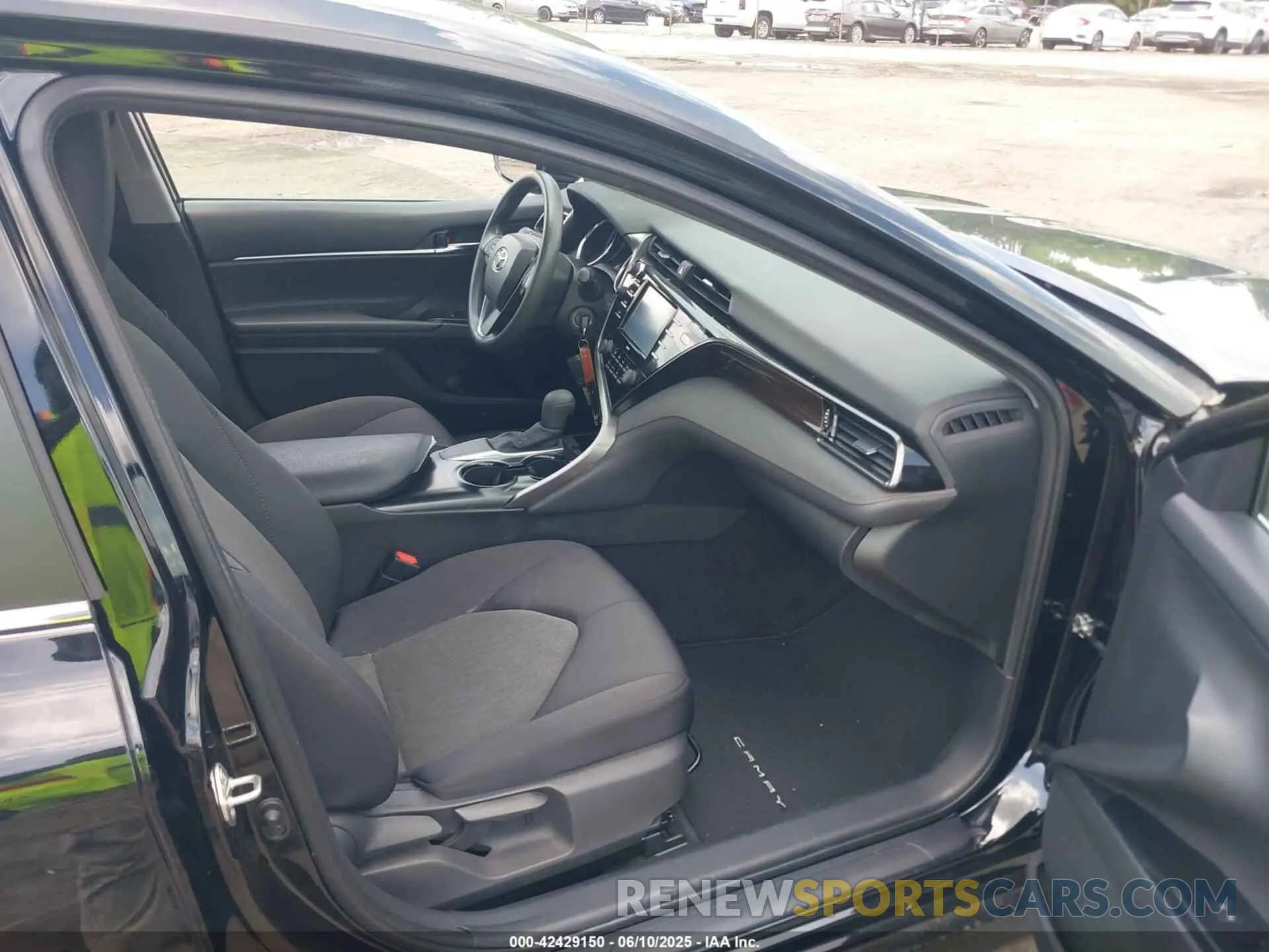 5 Photograph of a damaged car 4T1C11AK3LU991607 TOYOTA CAMRY 2020