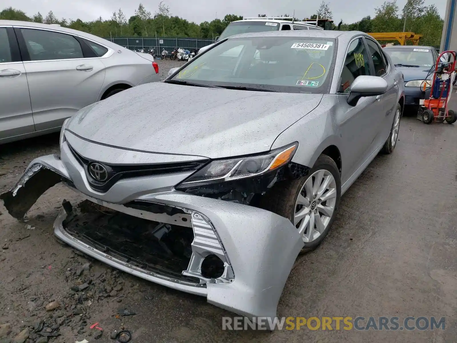 2 Photograph of a damaged car 4T1C11AK3LU995477 TOYOTA CAMRY 2020