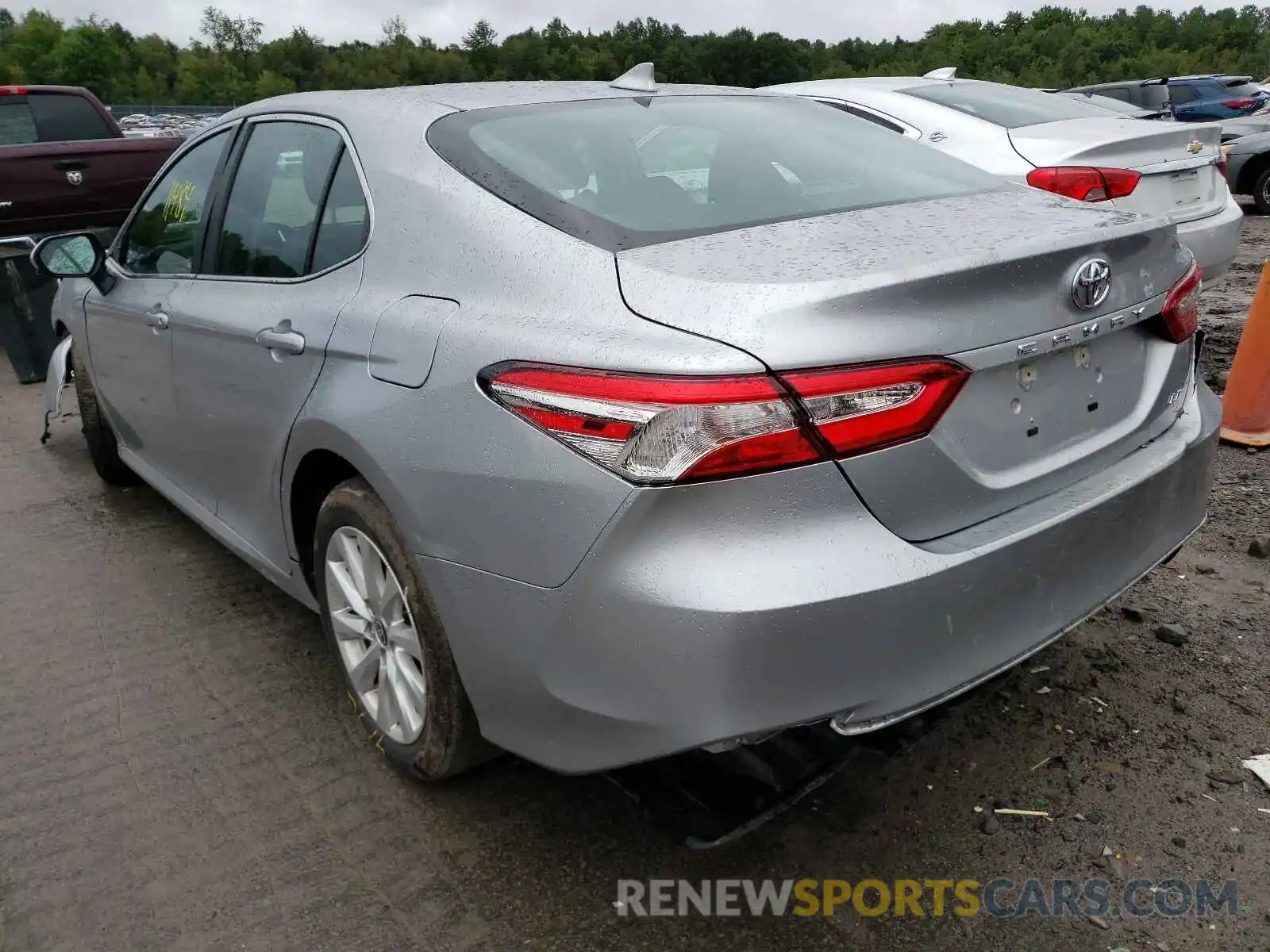 3 Photograph of a damaged car 4T1C11AK3LU995477 TOYOTA CAMRY 2020