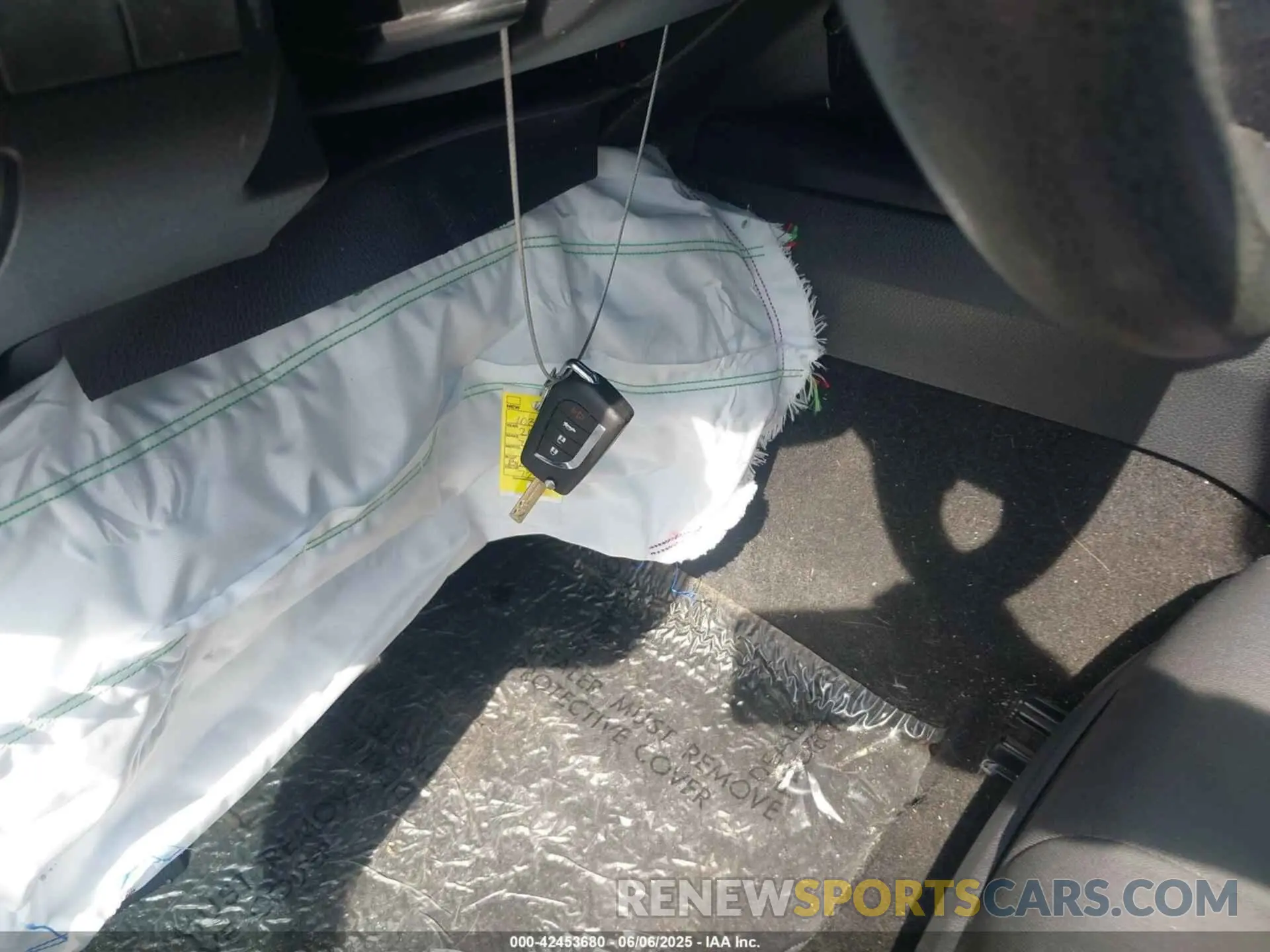 11 Photograph of a damaged car 4T1C11AK4LU301038 TOYOTA CAMRY 2020