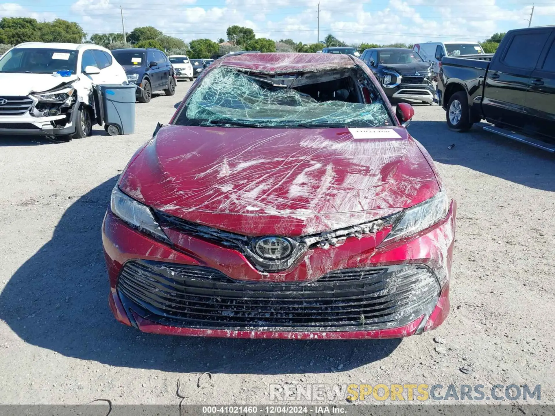 12 Photograph of a damaged car 4T1C11AK4LU321631 TOYOTA CAMRY 2020