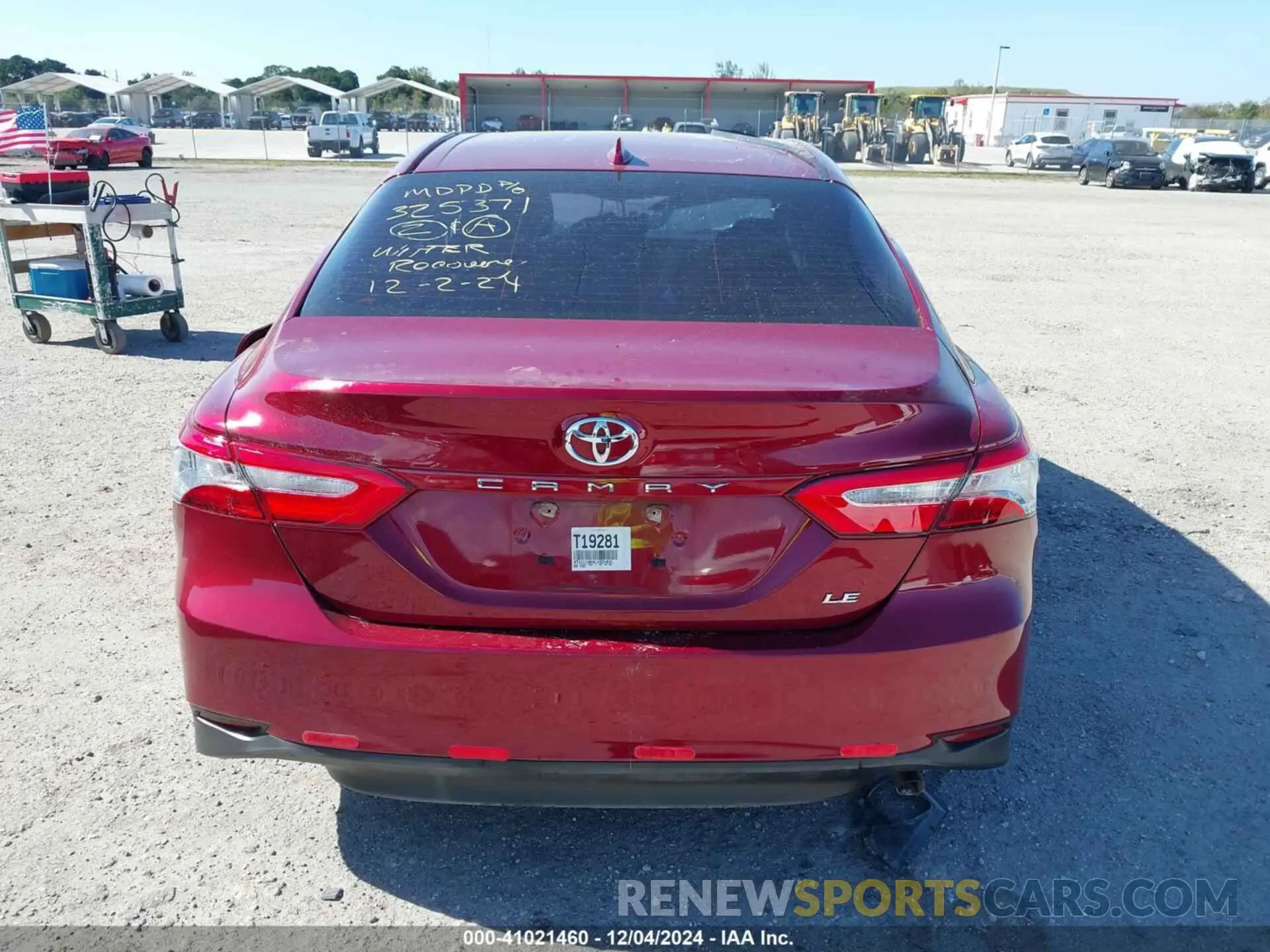16 Photograph of a damaged car 4T1C11AK4LU321631 TOYOTA CAMRY 2020