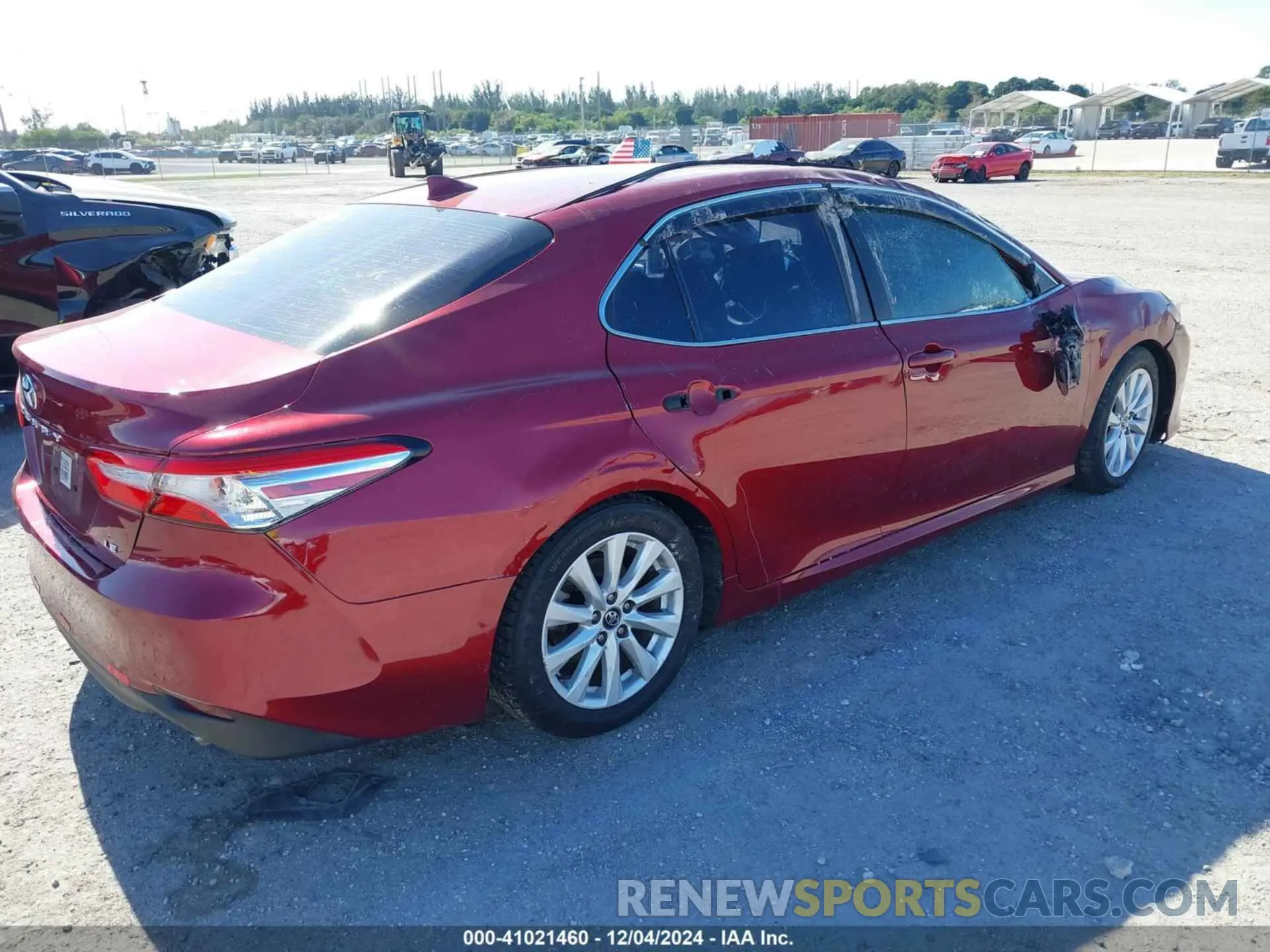 4 Photograph of a damaged car 4T1C11AK4LU321631 TOYOTA CAMRY 2020