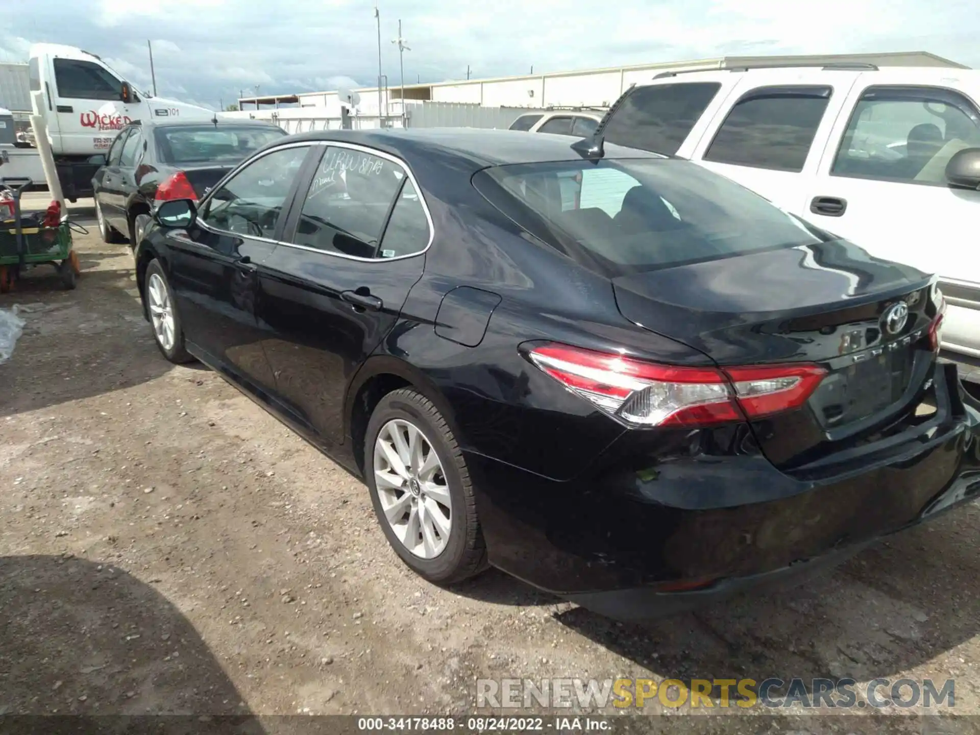 3 Photograph of a damaged car 4T1C11AK4LU329874 TOYOTA CAMRY 2020