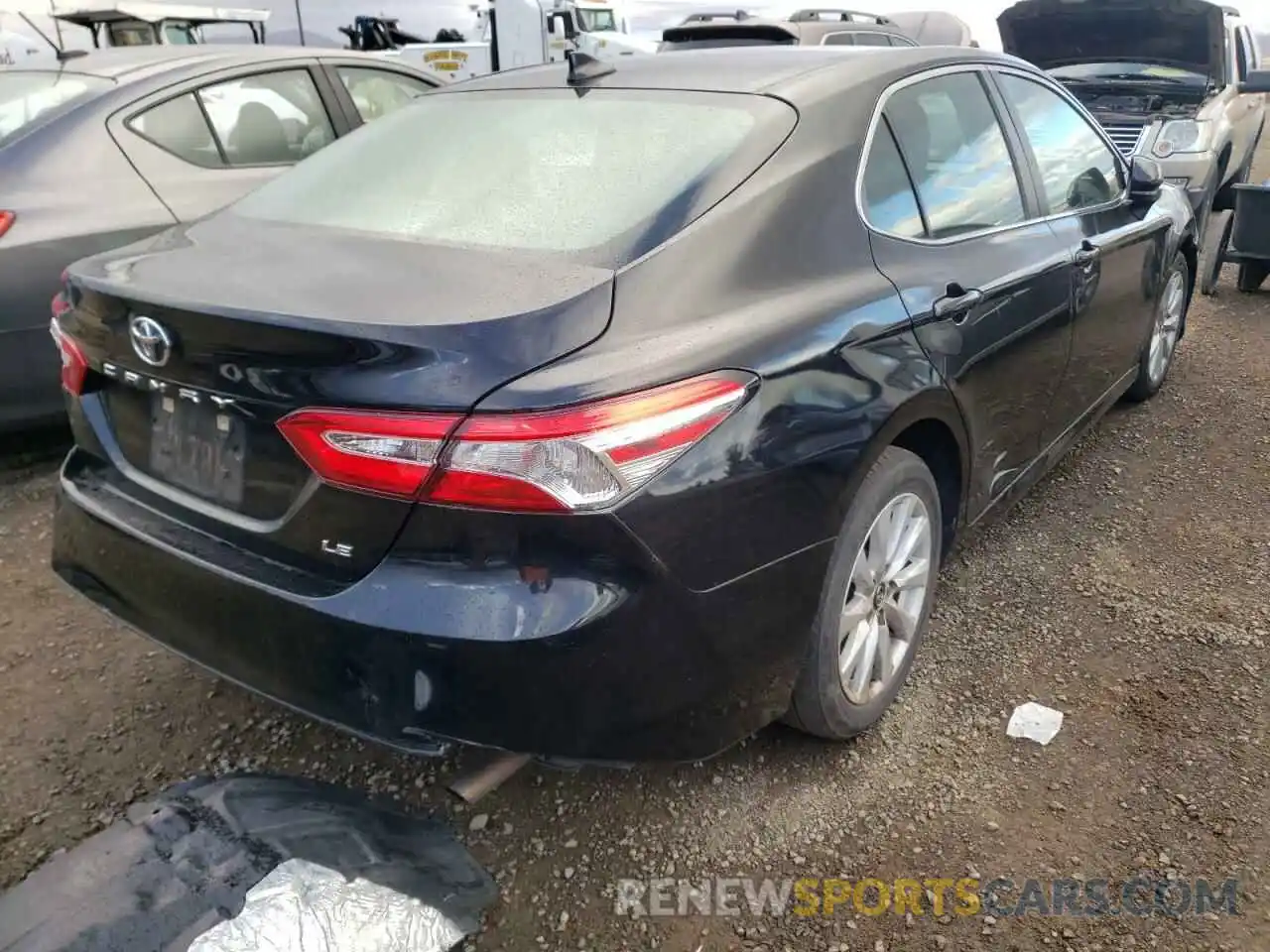 4 Photograph of a damaged car 4T1C11AK4LU330703 TOYOTA CAMRY 2020