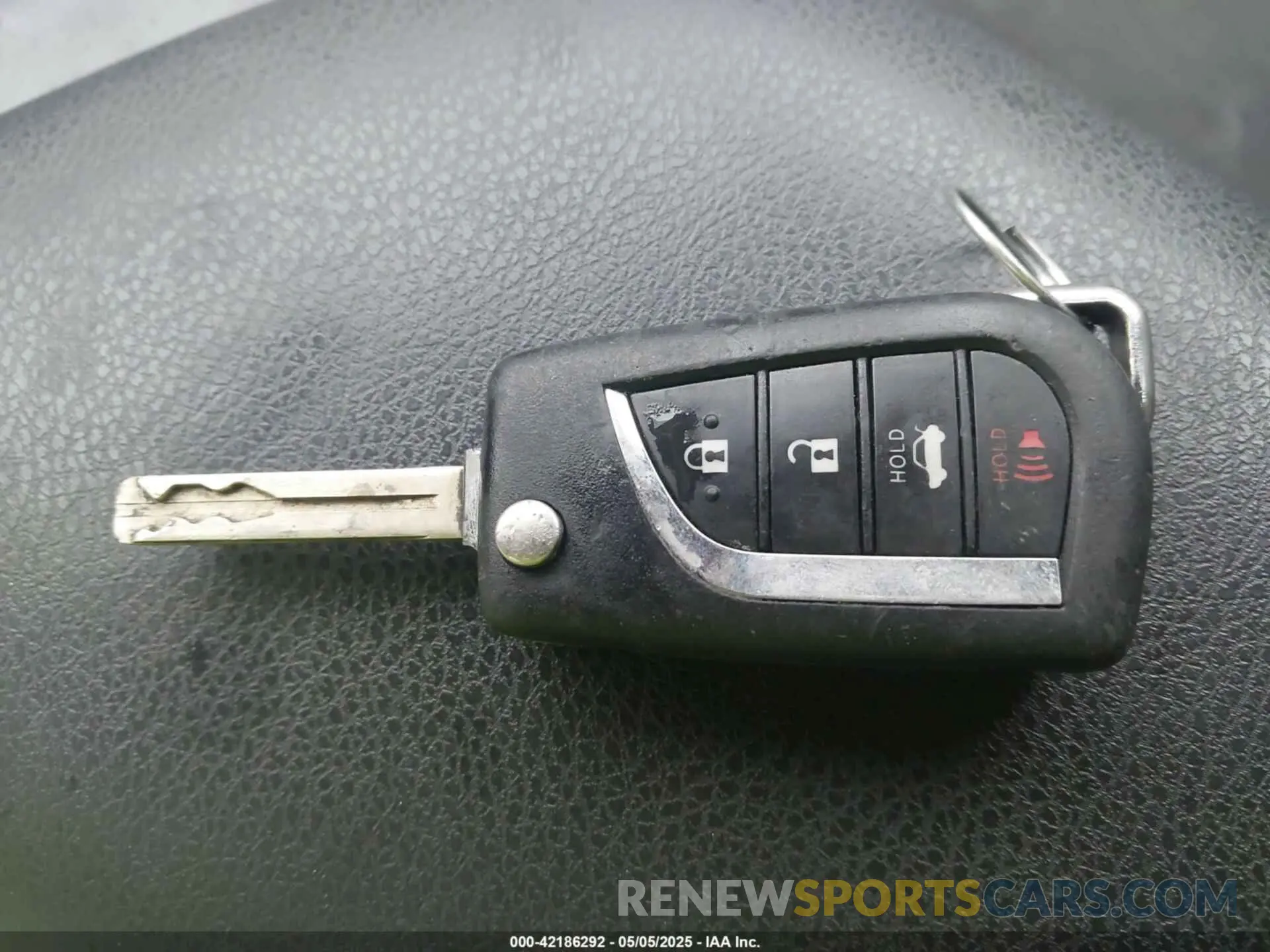 11 Photograph of a damaged car 4T1C11AK4LU331558 TOYOTA CAMRY 2020