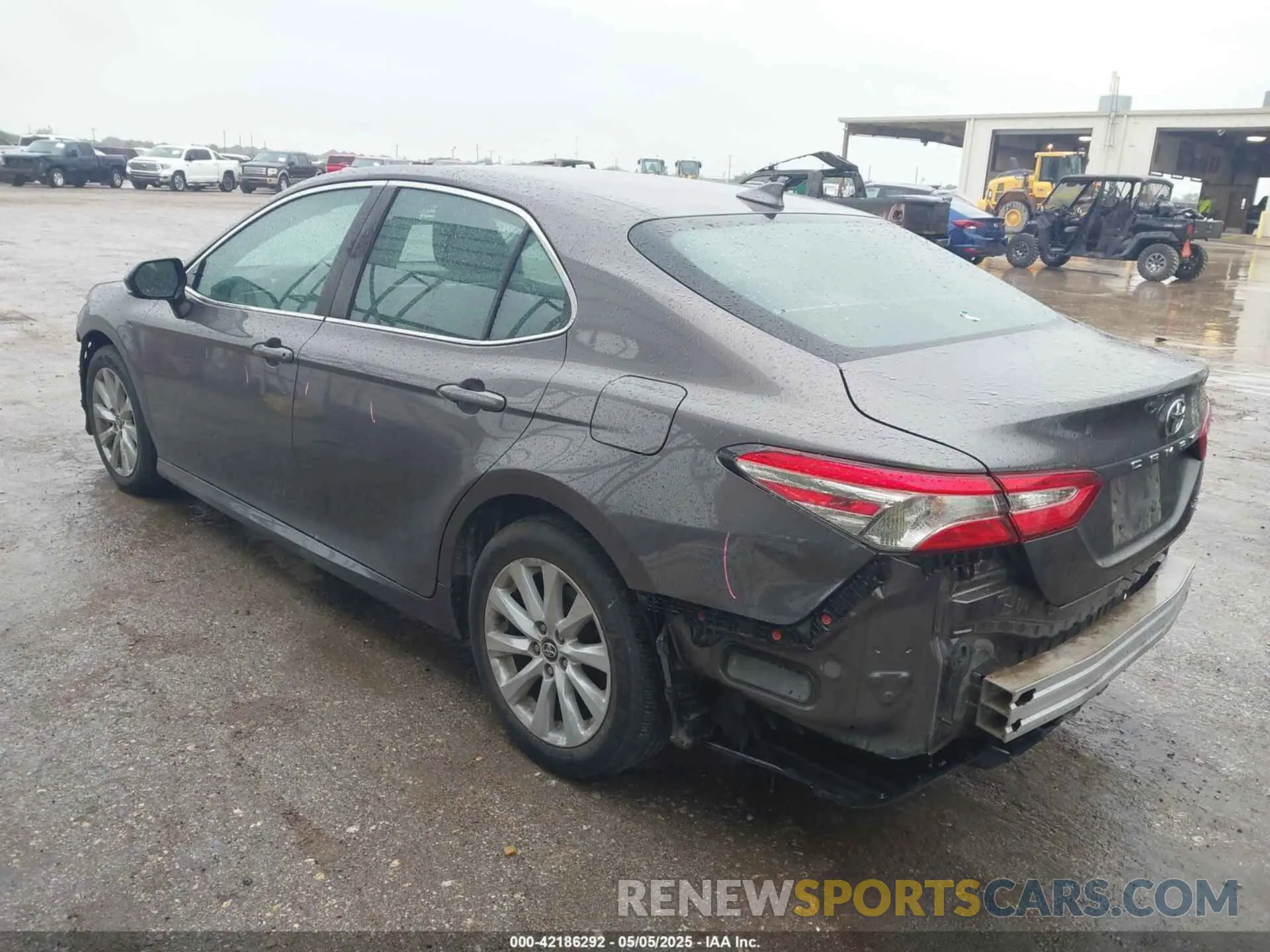 3 Photograph of a damaged car 4T1C11AK4LU331558 TOYOTA CAMRY 2020