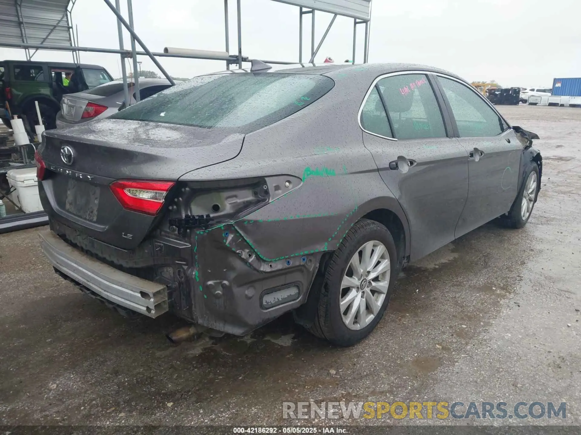 4 Photograph of a damaged car 4T1C11AK4LU331558 TOYOTA CAMRY 2020