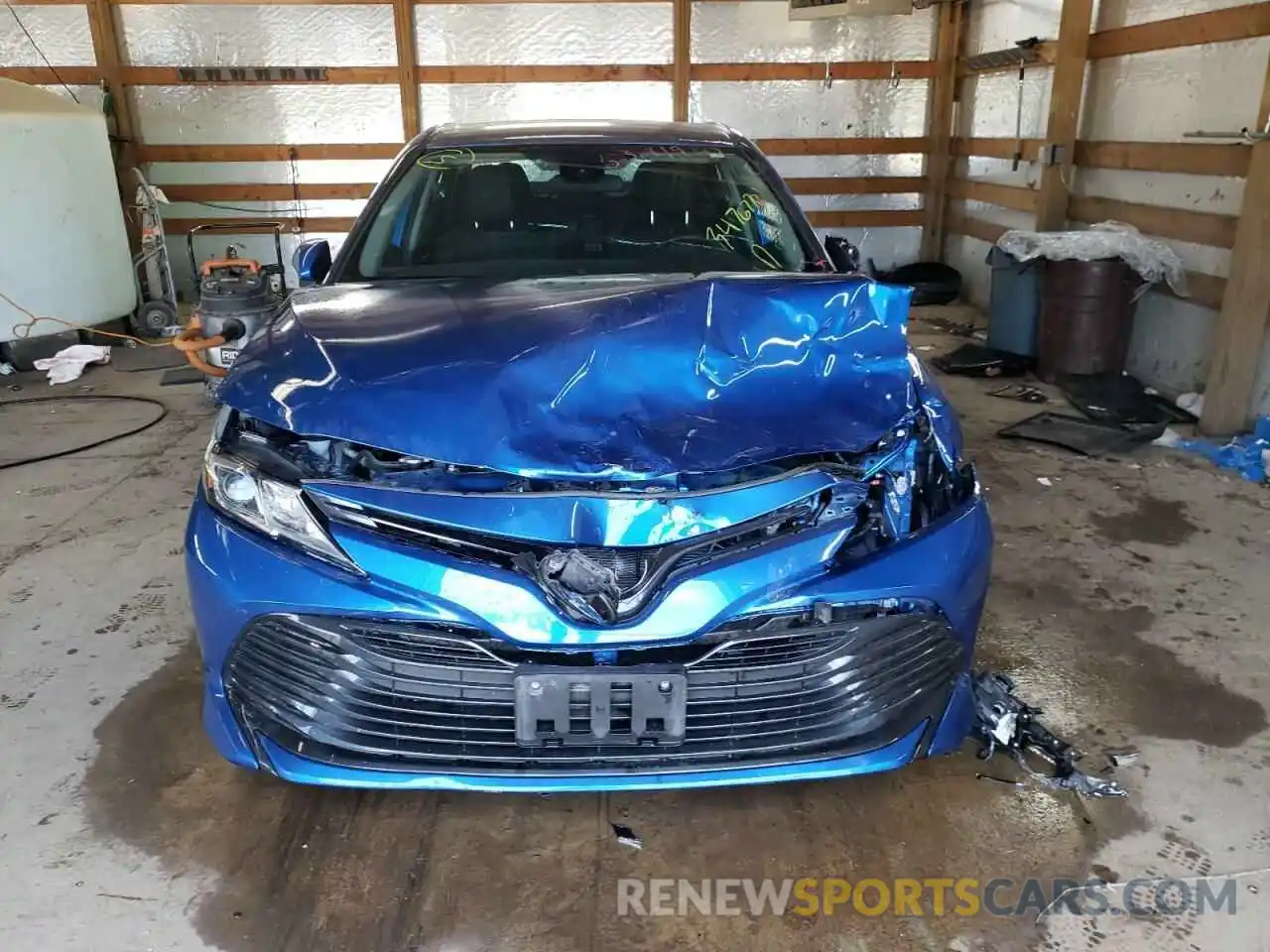 9 Photograph of a damaged car 4T1C11AK4LU347677 TOYOTA CAMRY 2020