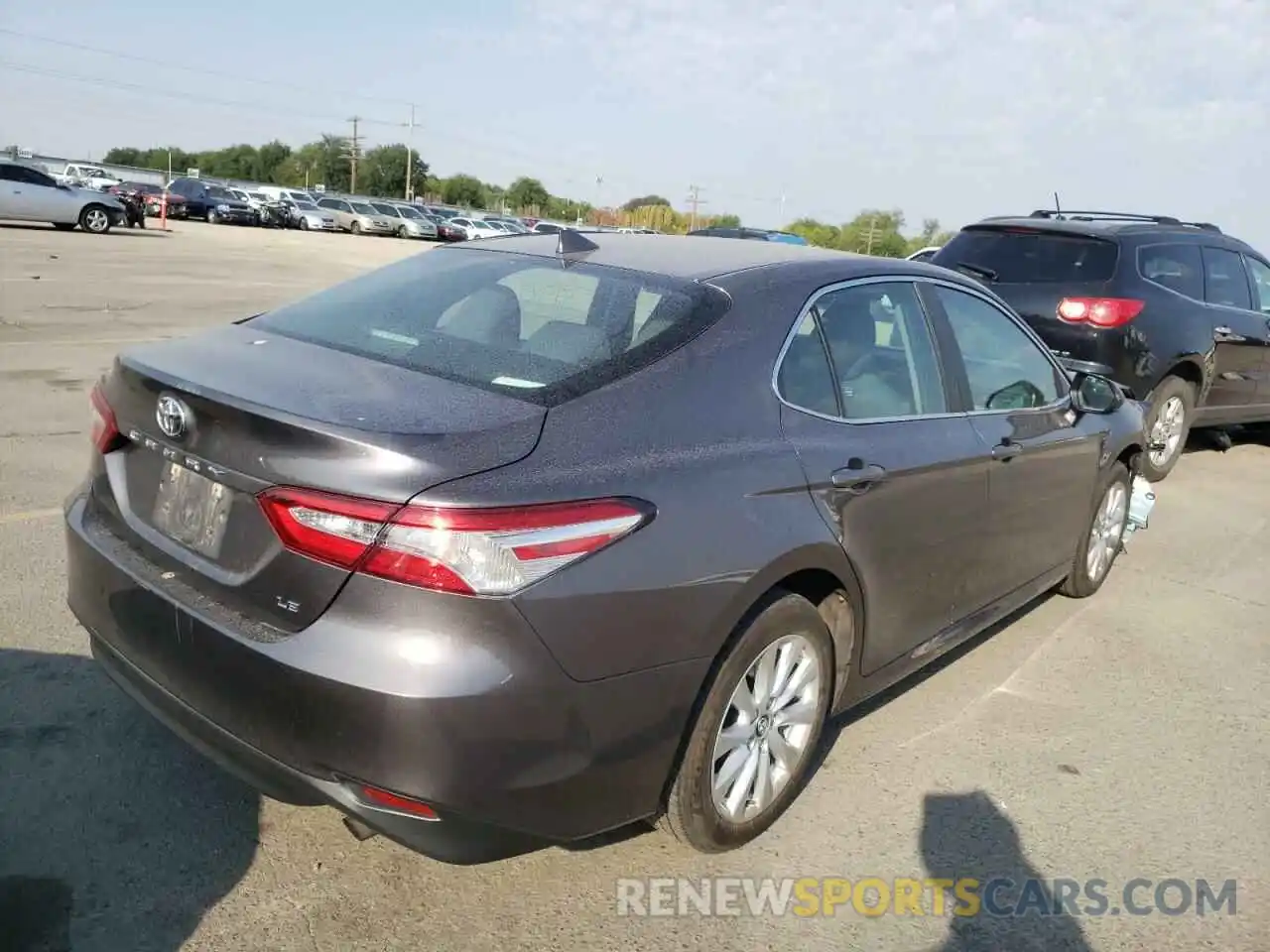 4 Photograph of a damaged car 4T1C11AK4LU352460 TOYOTA CAMRY 2020