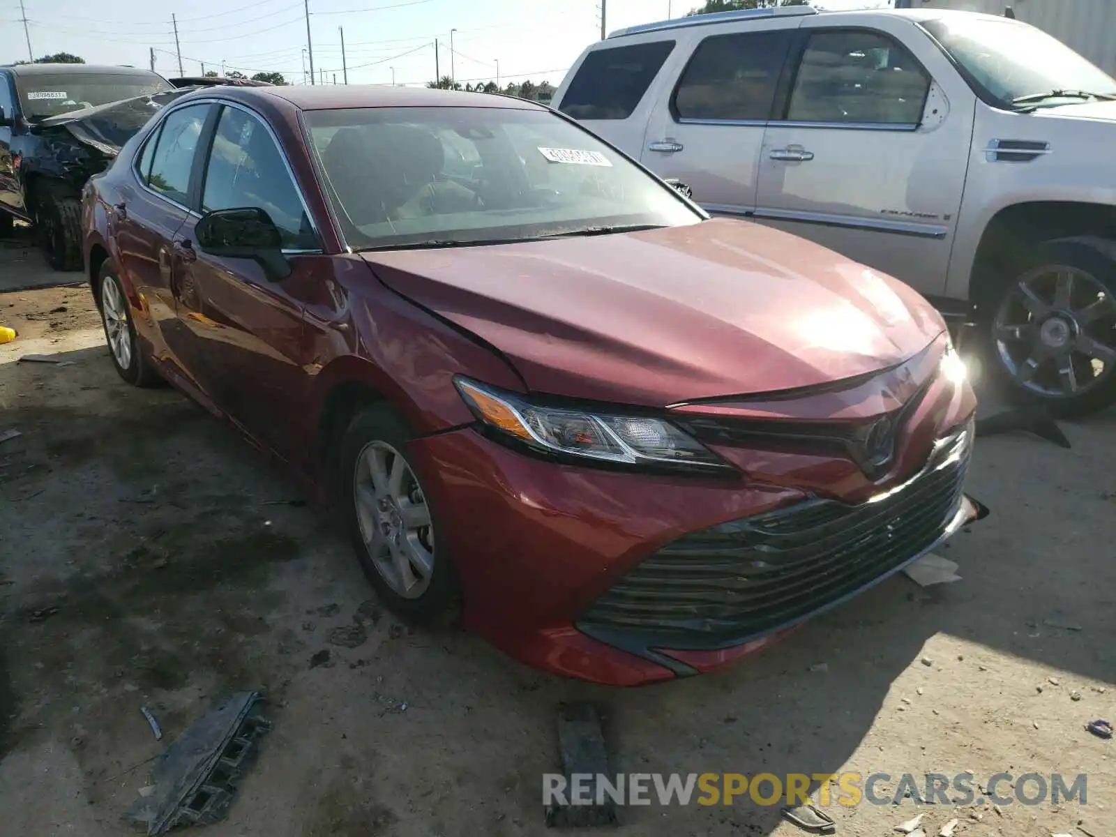 1 Photograph of a damaged car 4T1C11AK4LU357335 TOYOTA CAMRY 2020