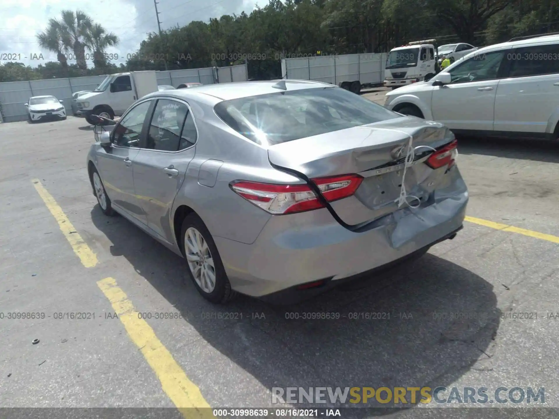 3 Photograph of a damaged car 4T1C11AK4LU358680 TOYOTA CAMRY 2020