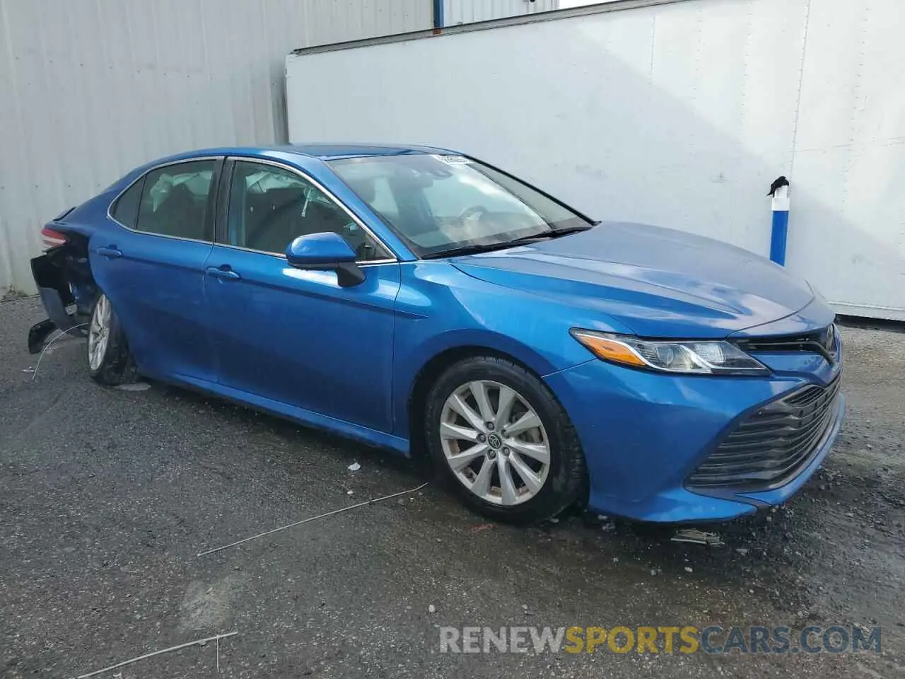 4 Photograph of a damaged car 4T1C11AK4LU376581 TOYOTA CAMRY 2020