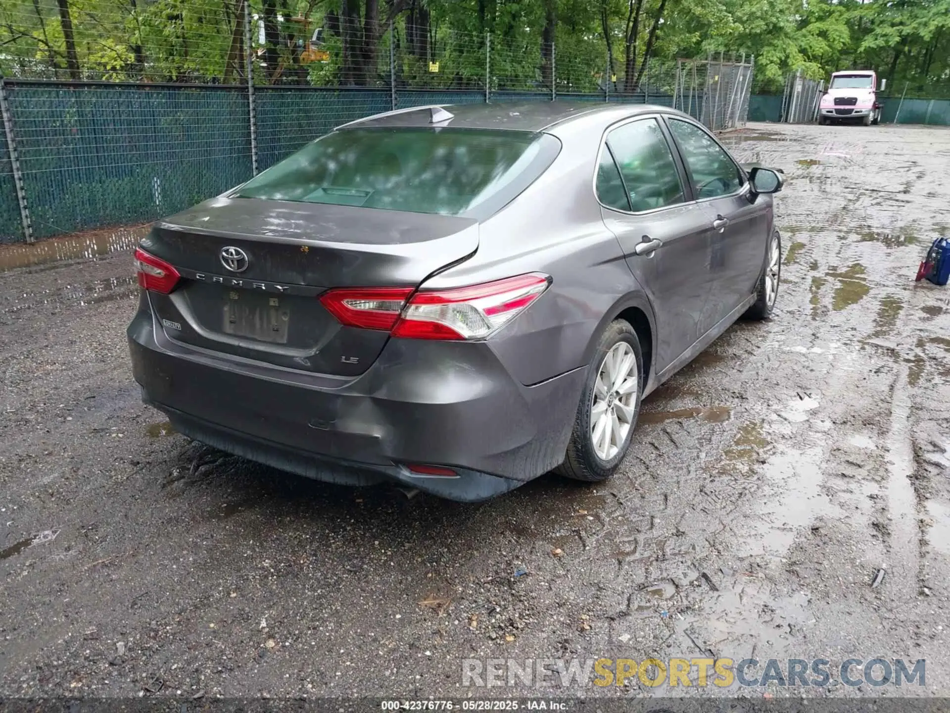 4 Photograph of a damaged car 4T1C11AK4LU395468 TOYOTA CAMRY 2020