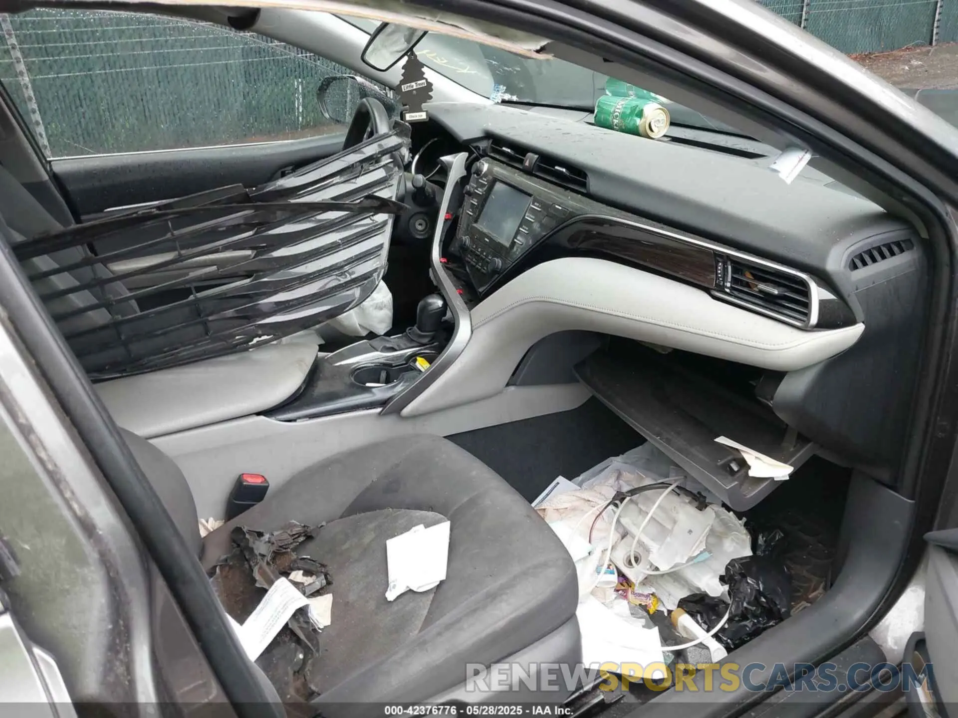 5 Photograph of a damaged car 4T1C11AK4LU395468 TOYOTA CAMRY 2020