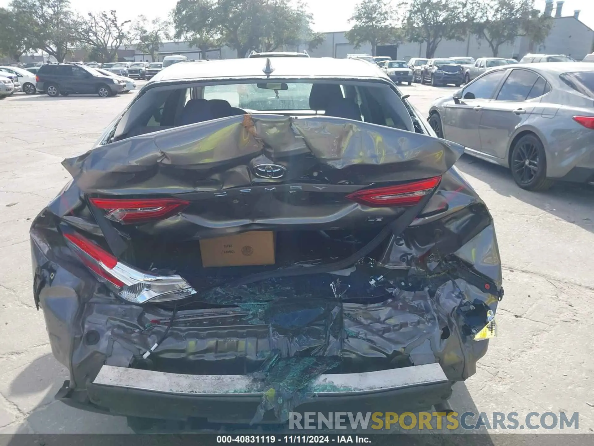 17 Photograph of a damaged car 4T1C11AK4LU880130 TOYOTA CAMRY 2020