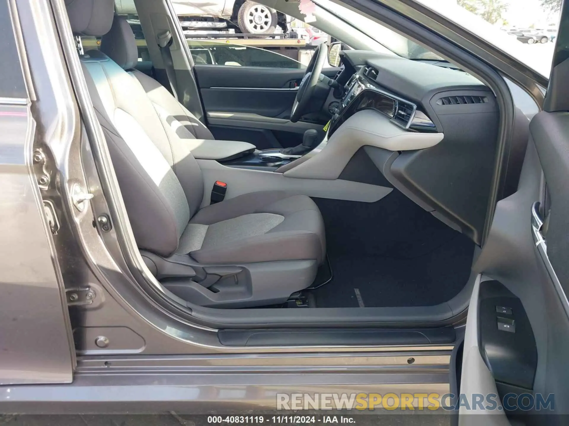 5 Photograph of a damaged car 4T1C11AK4LU880130 TOYOTA CAMRY 2020