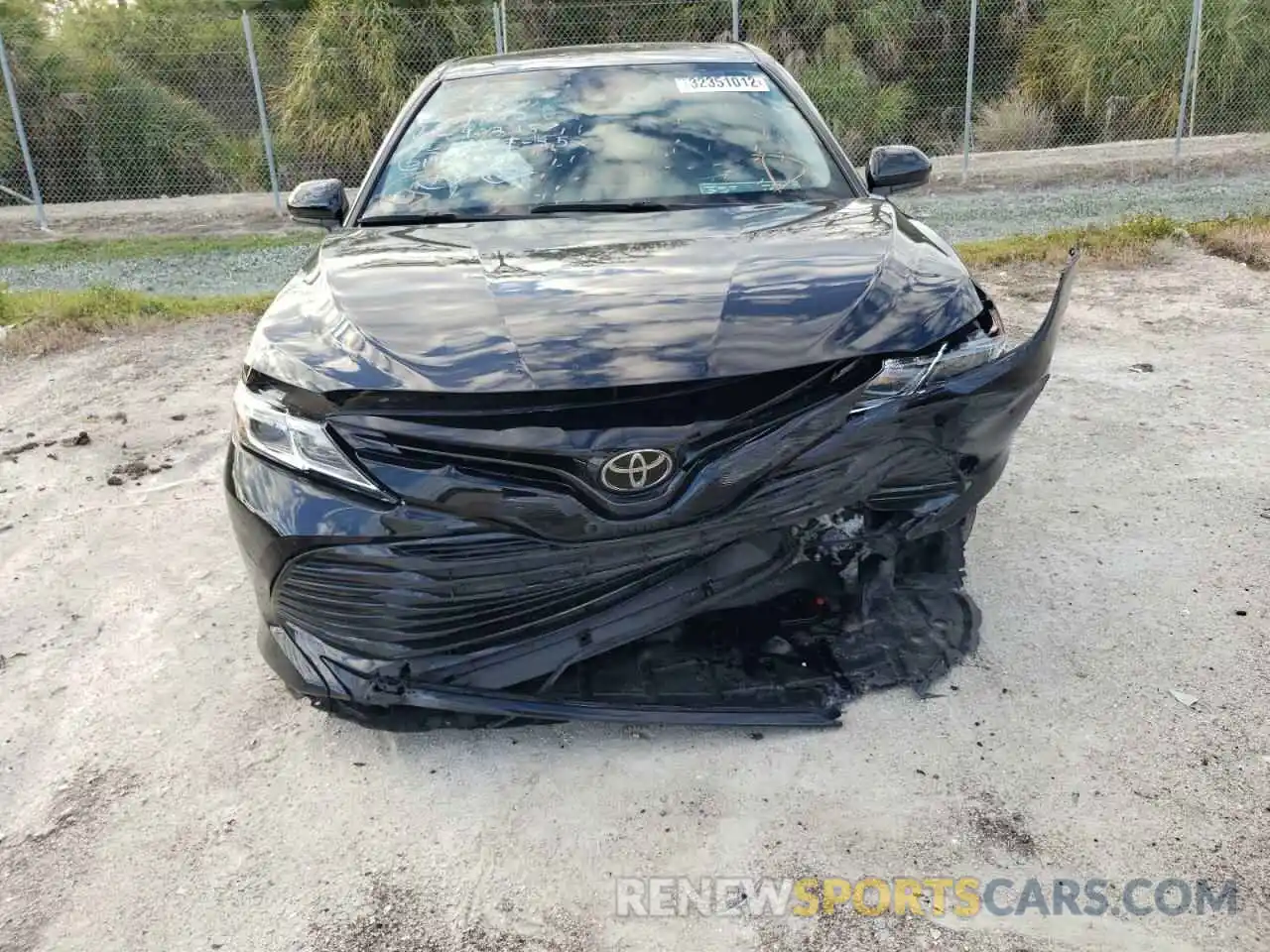 9 Photograph of a damaged car 4T1C11AK4LU902157 TOYOTA CAMRY 2020