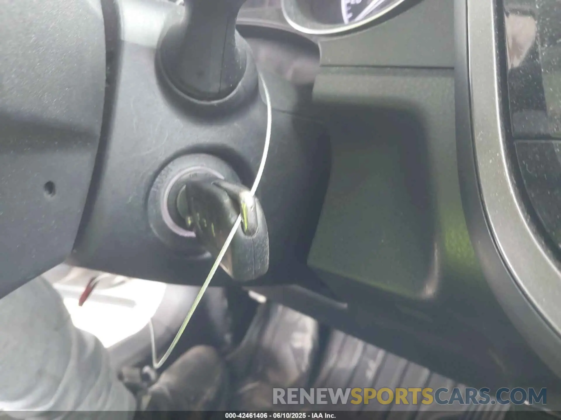 11 Photograph of a damaged car 4T1C11AK4LU915541 TOYOTA CAMRY 2020
